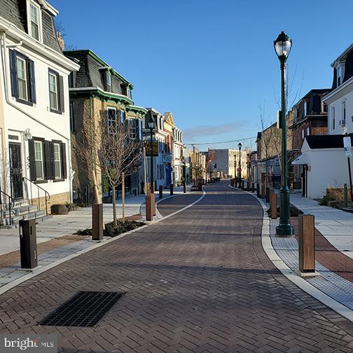 GERMANTOWN - Commercial Sale