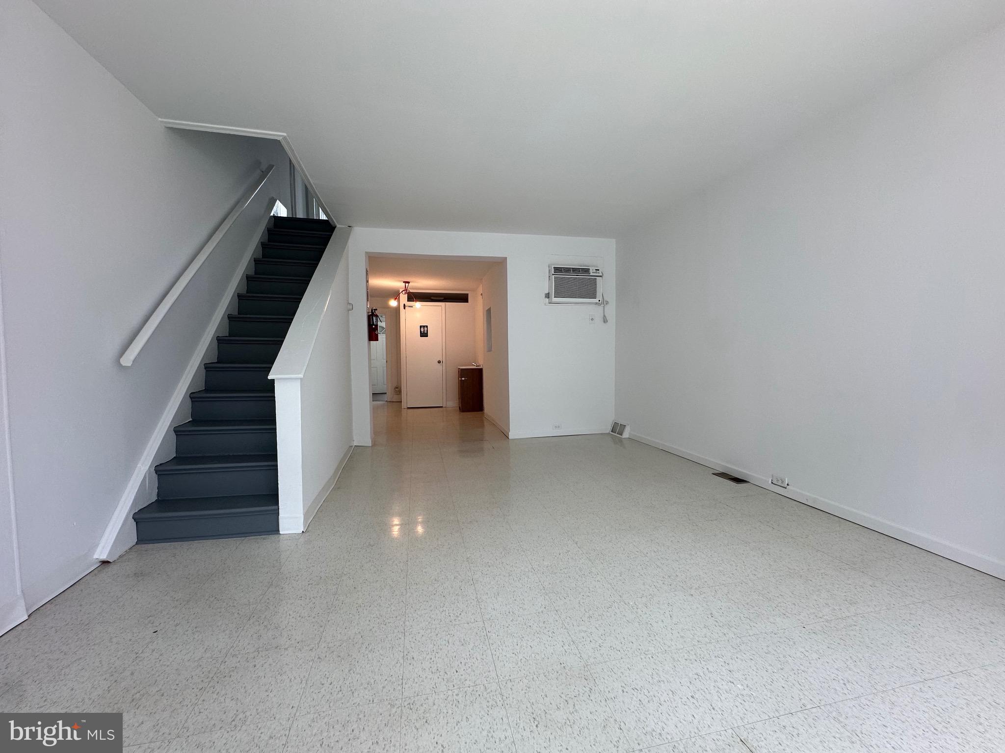 GERMANTOWN - Commercial Sale