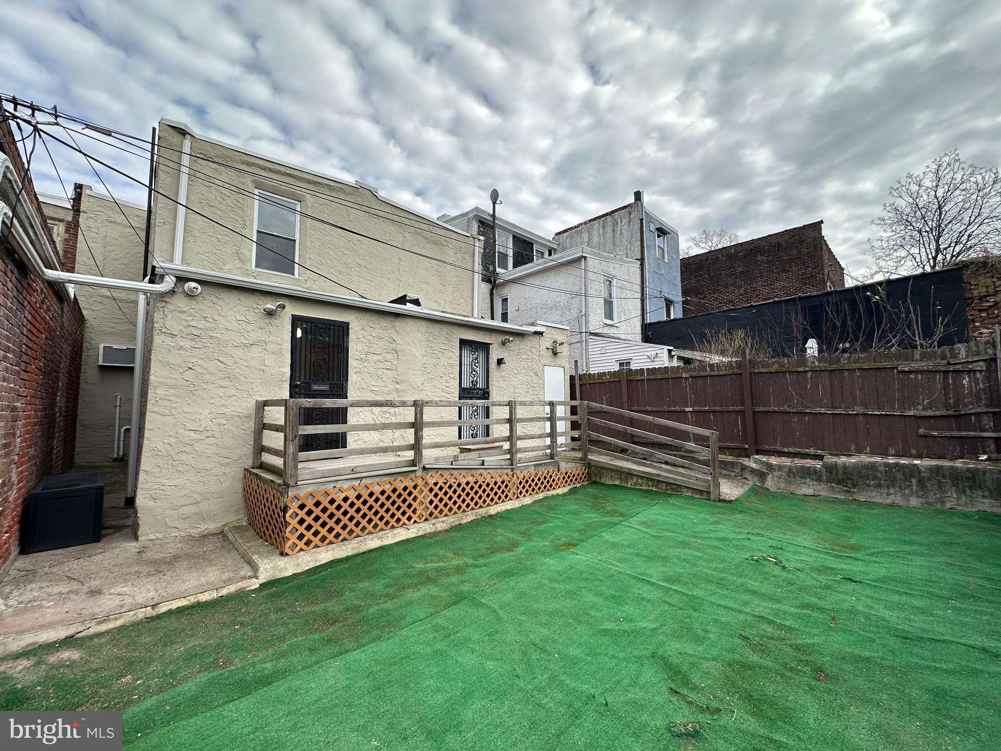 GERMANTOWN - Commercial Sale