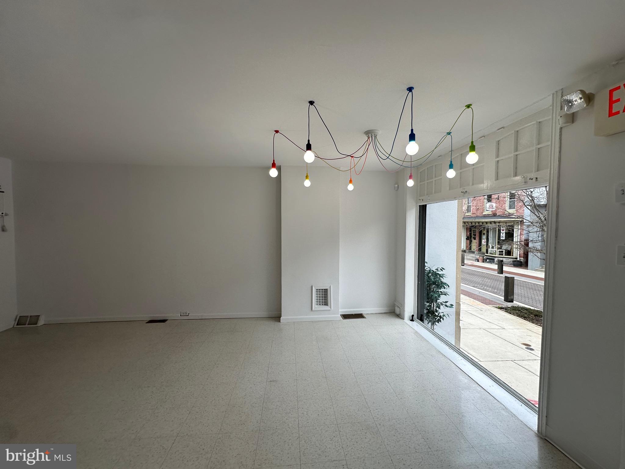 GERMANTOWN - Commercial Sale