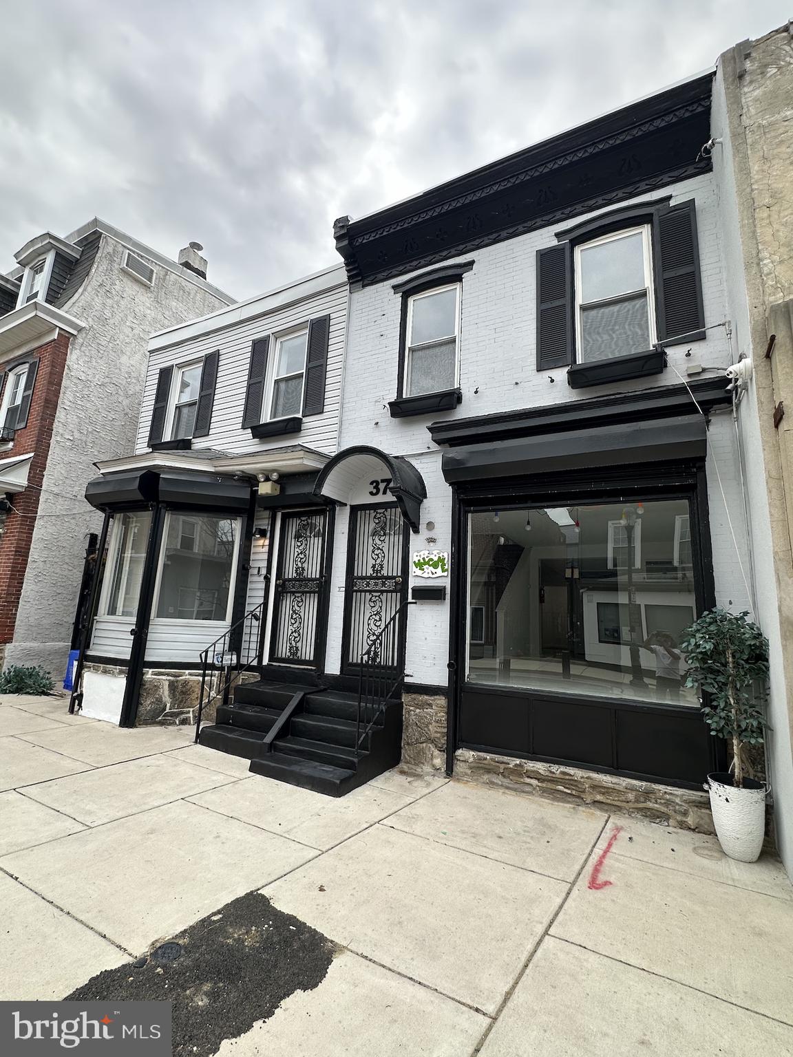 GERMANTOWN - Commercial Sale