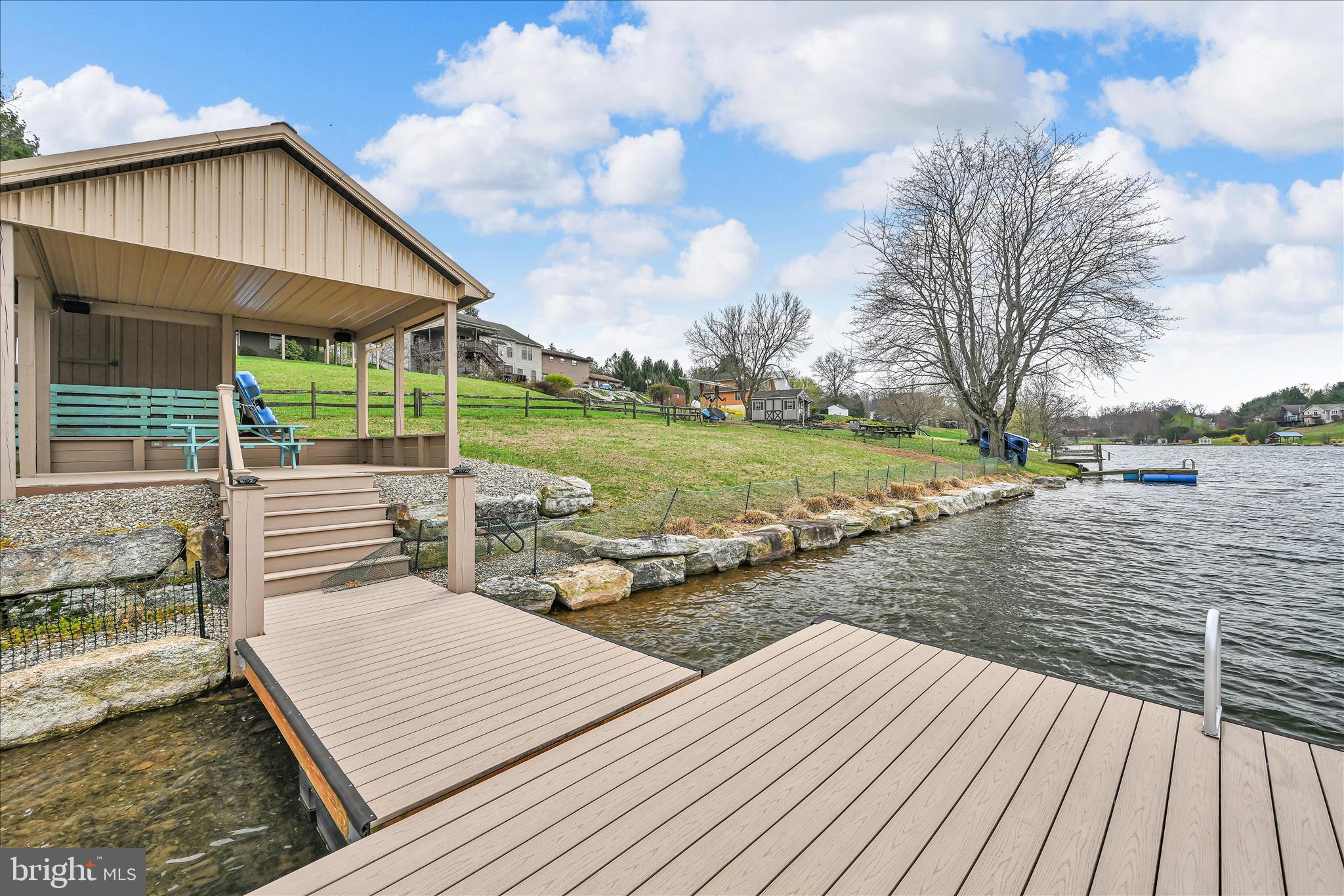 LAKE WYNONAH - Residential