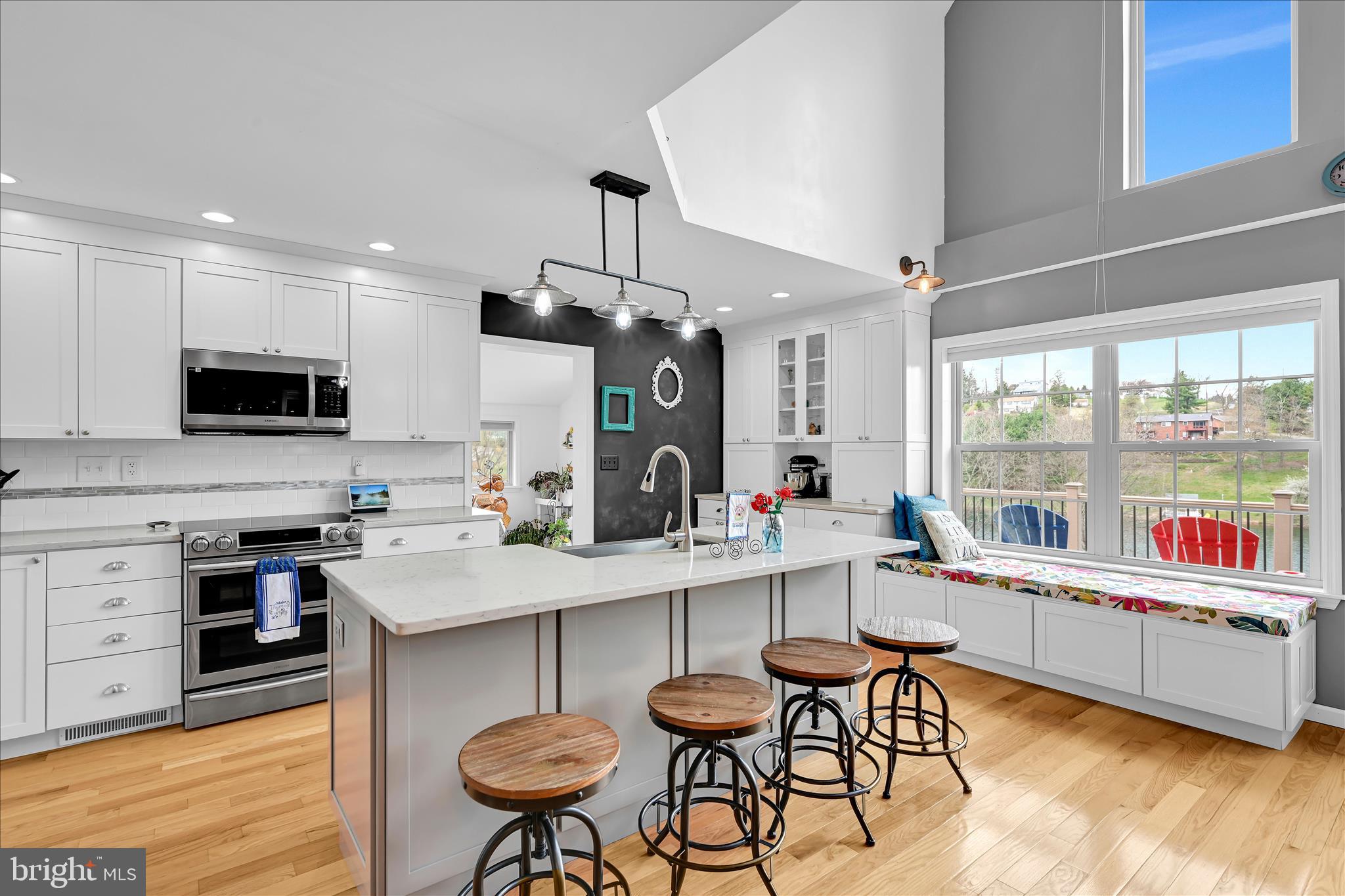 LAKE WYNONAH - Residential