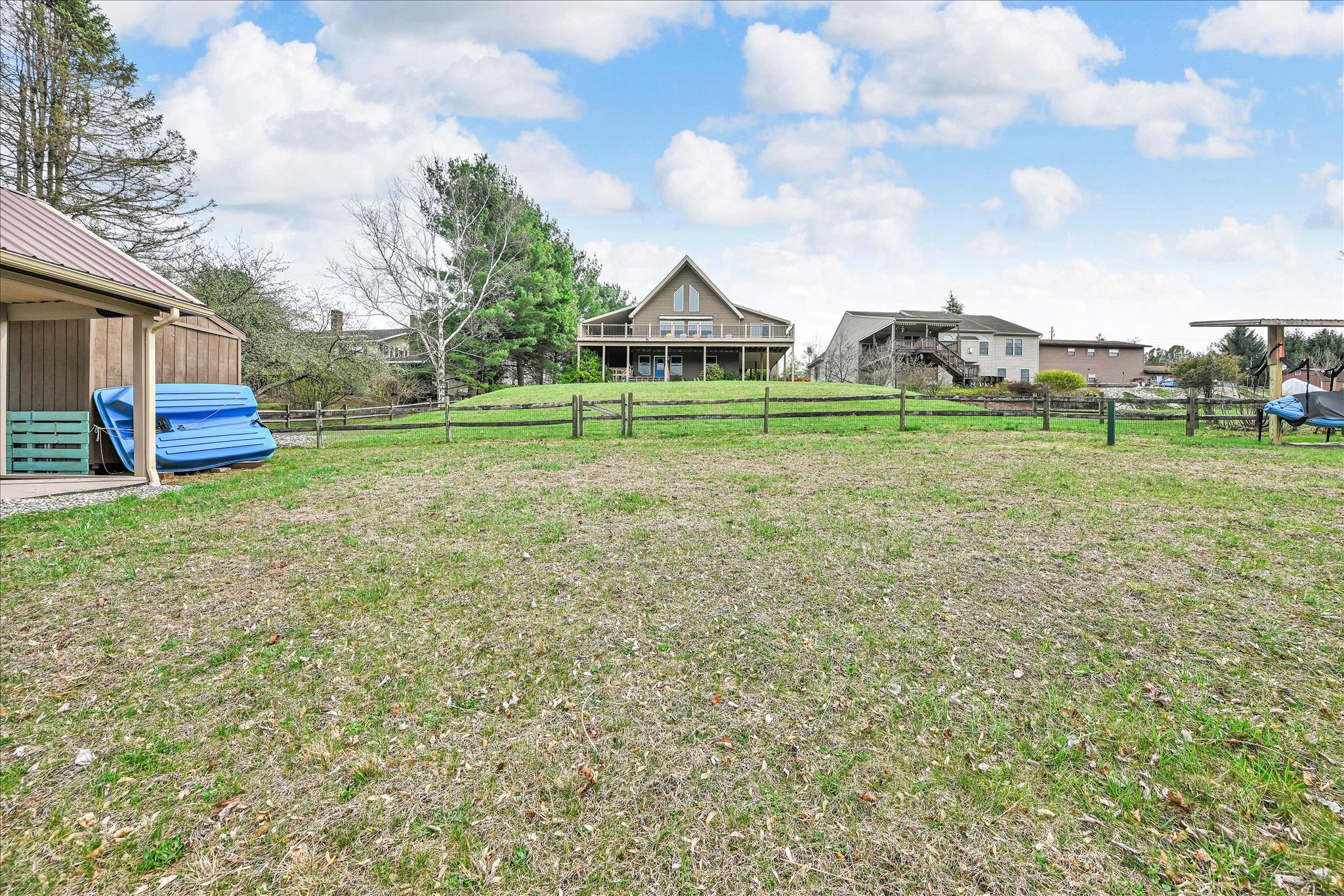 LAKE WYNONAH - Residential