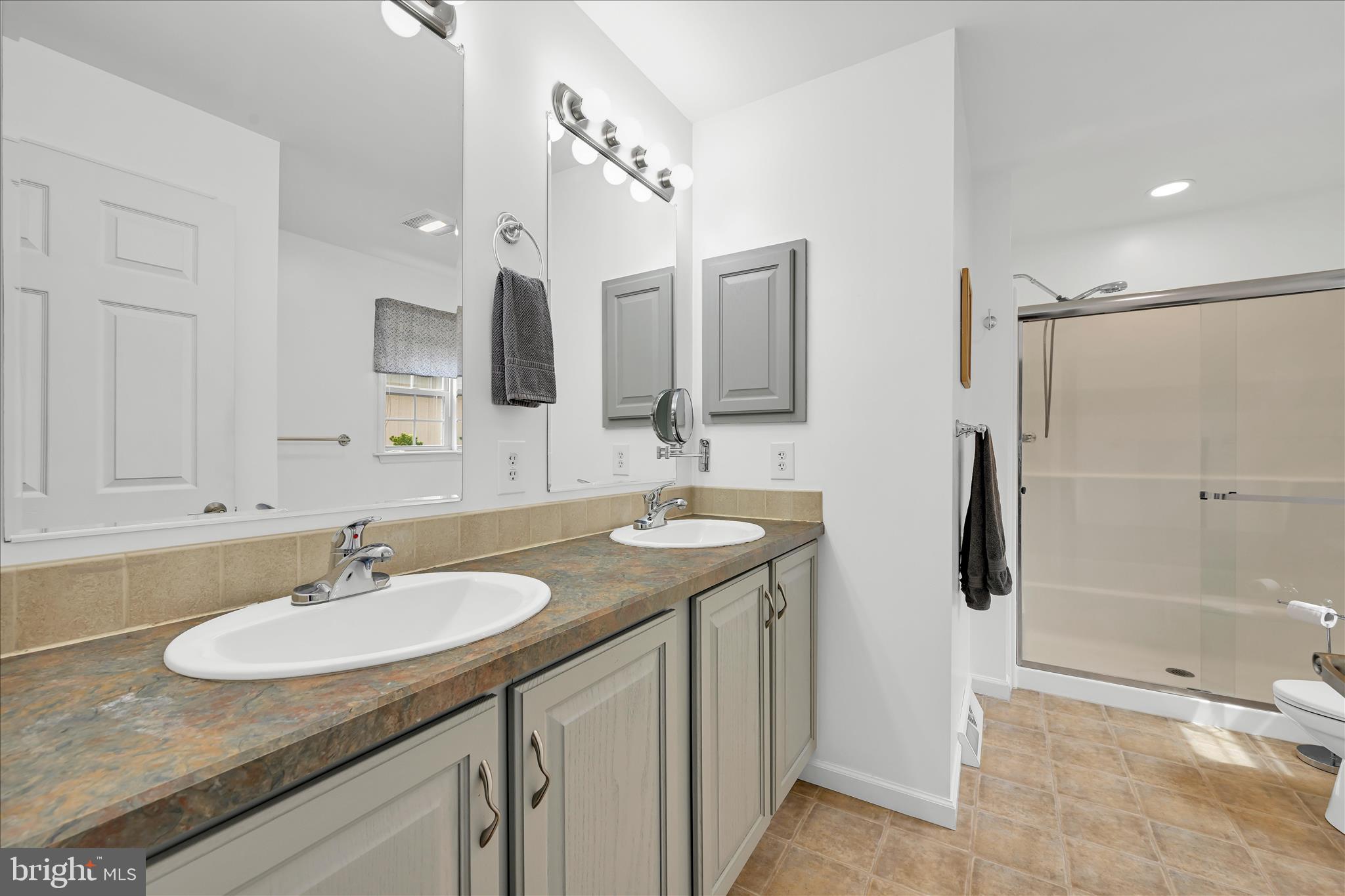 LAKE WYNONAH - Residential