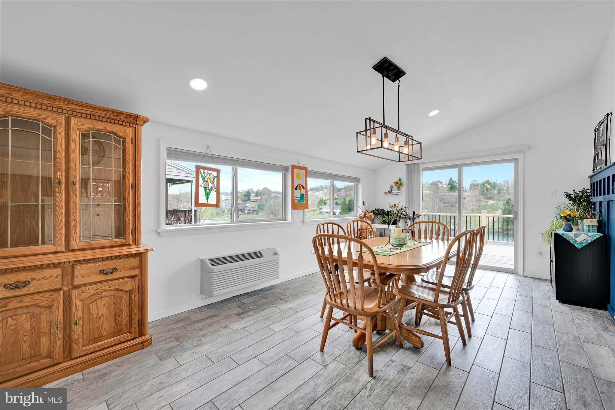 LAKE WYNONAH - Residential