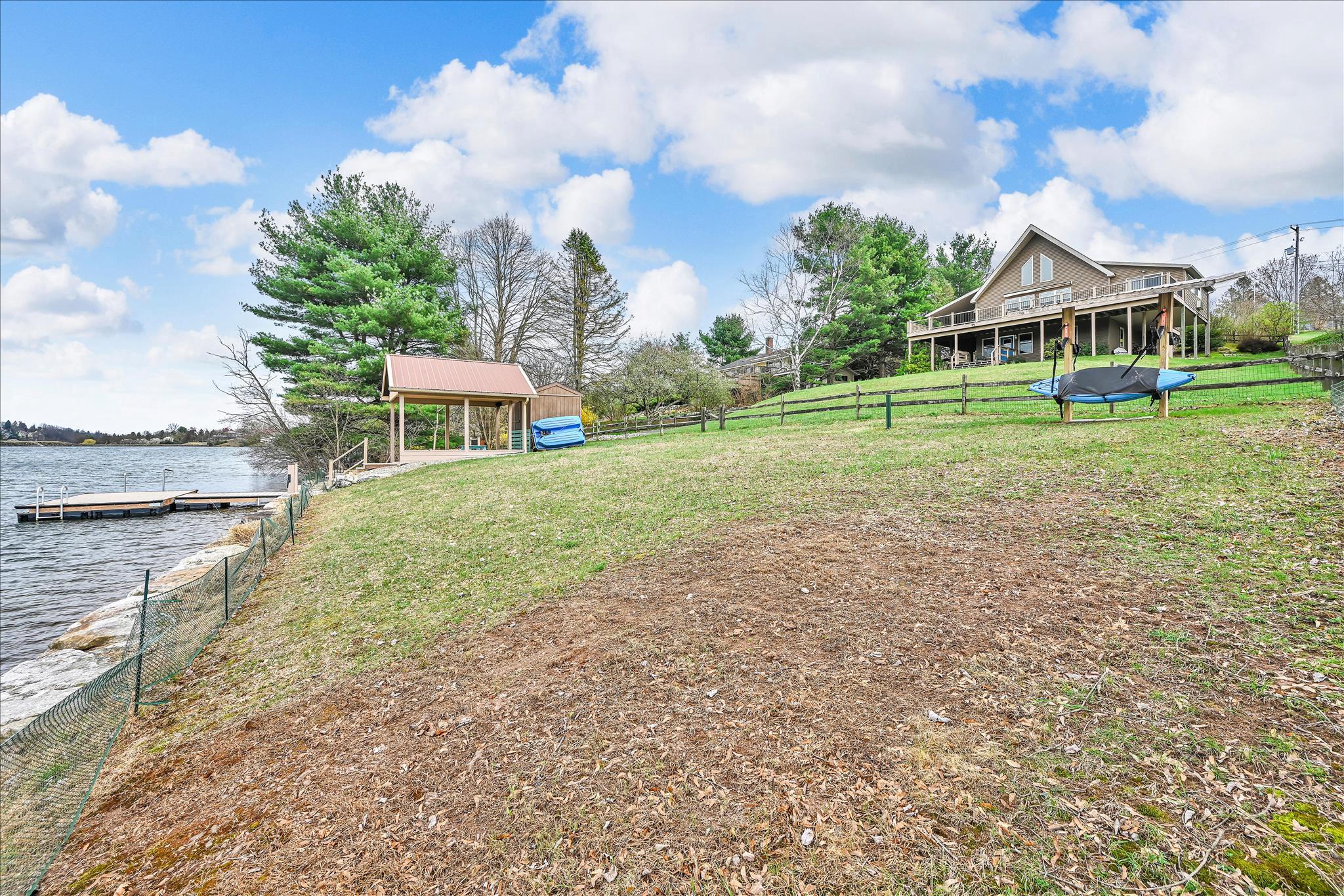 LAKE WYNONAH - Residential