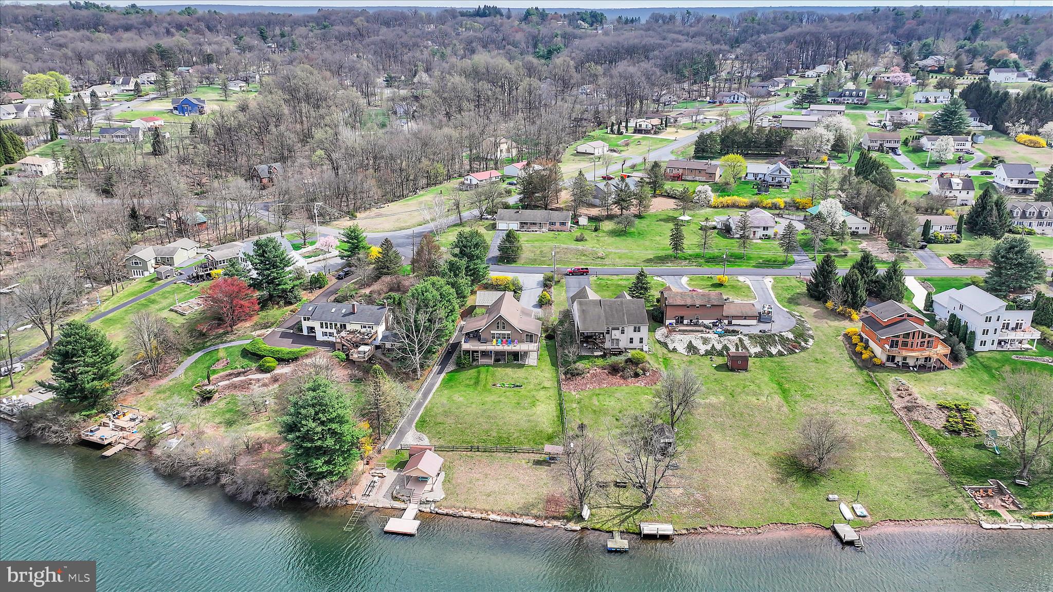 LAKE WYNONAH - Residential