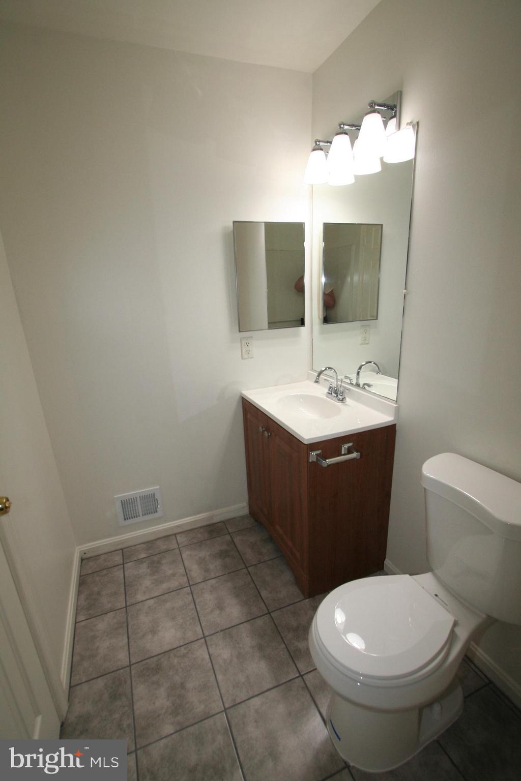 HAMLET WOODS - Residential Lease