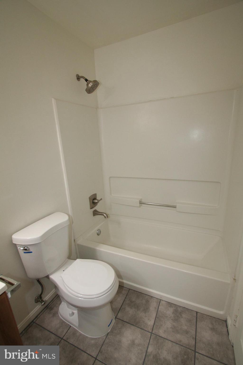 HAMLET WOODS - Residential Lease