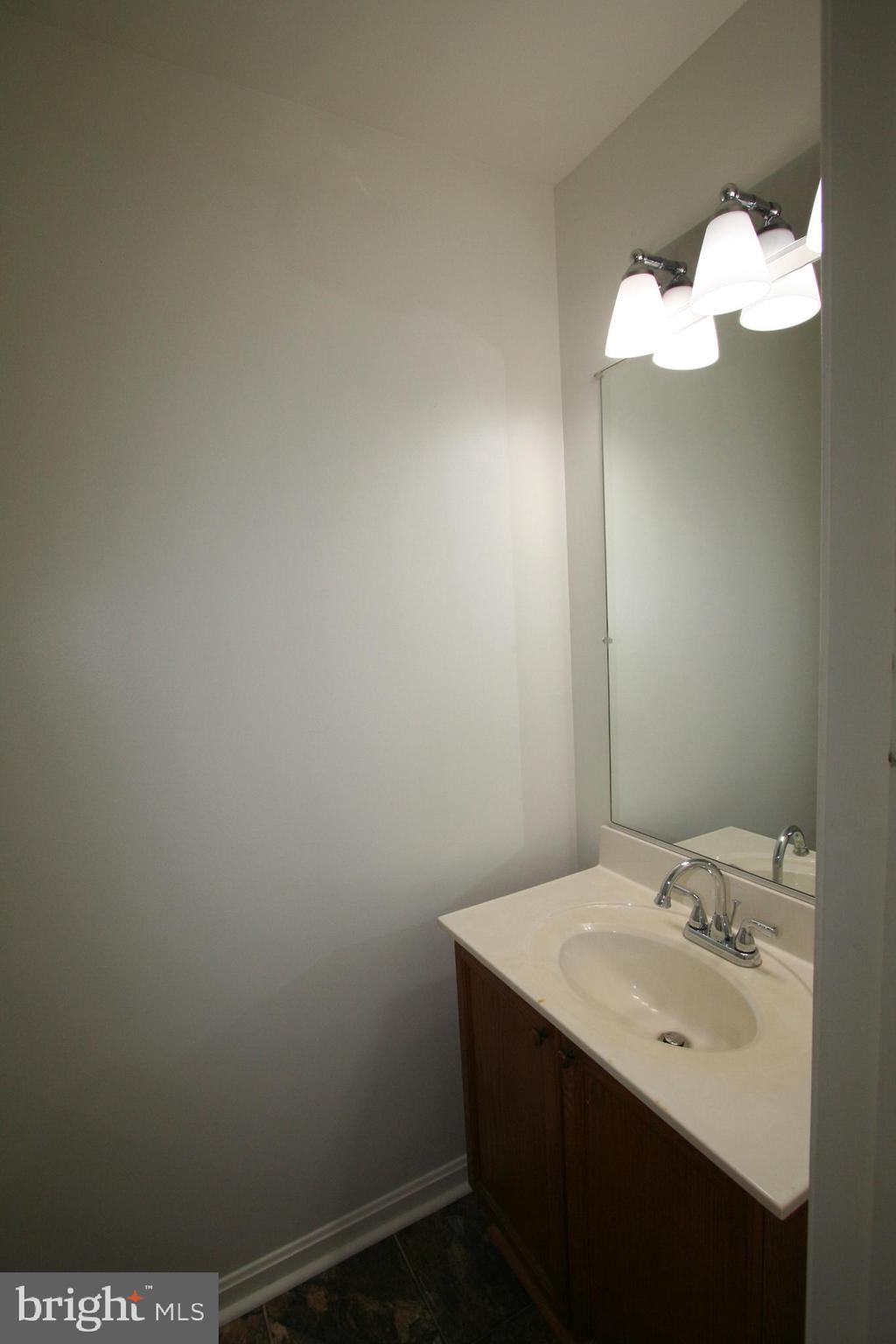 HAMLET WOODS - Residential Lease