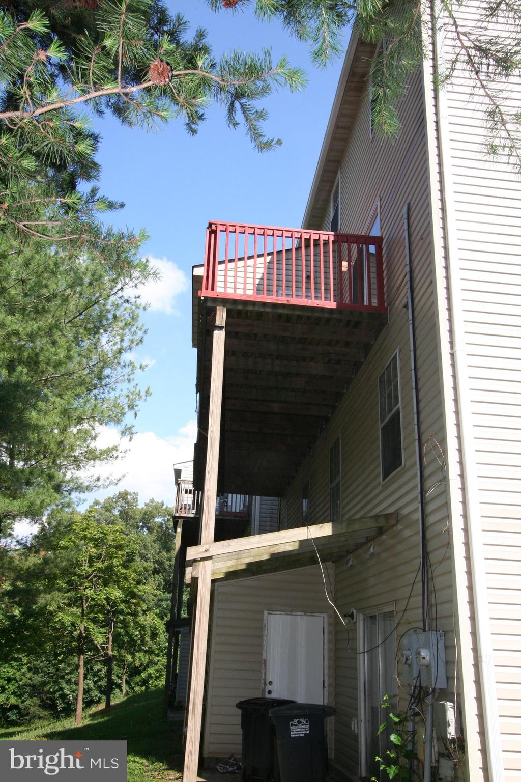 HAMLET WOODS - Residential Lease