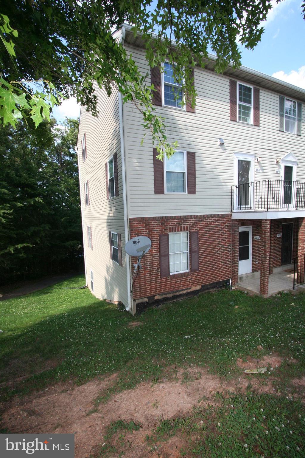 HAMLET WOODS - Residential Lease