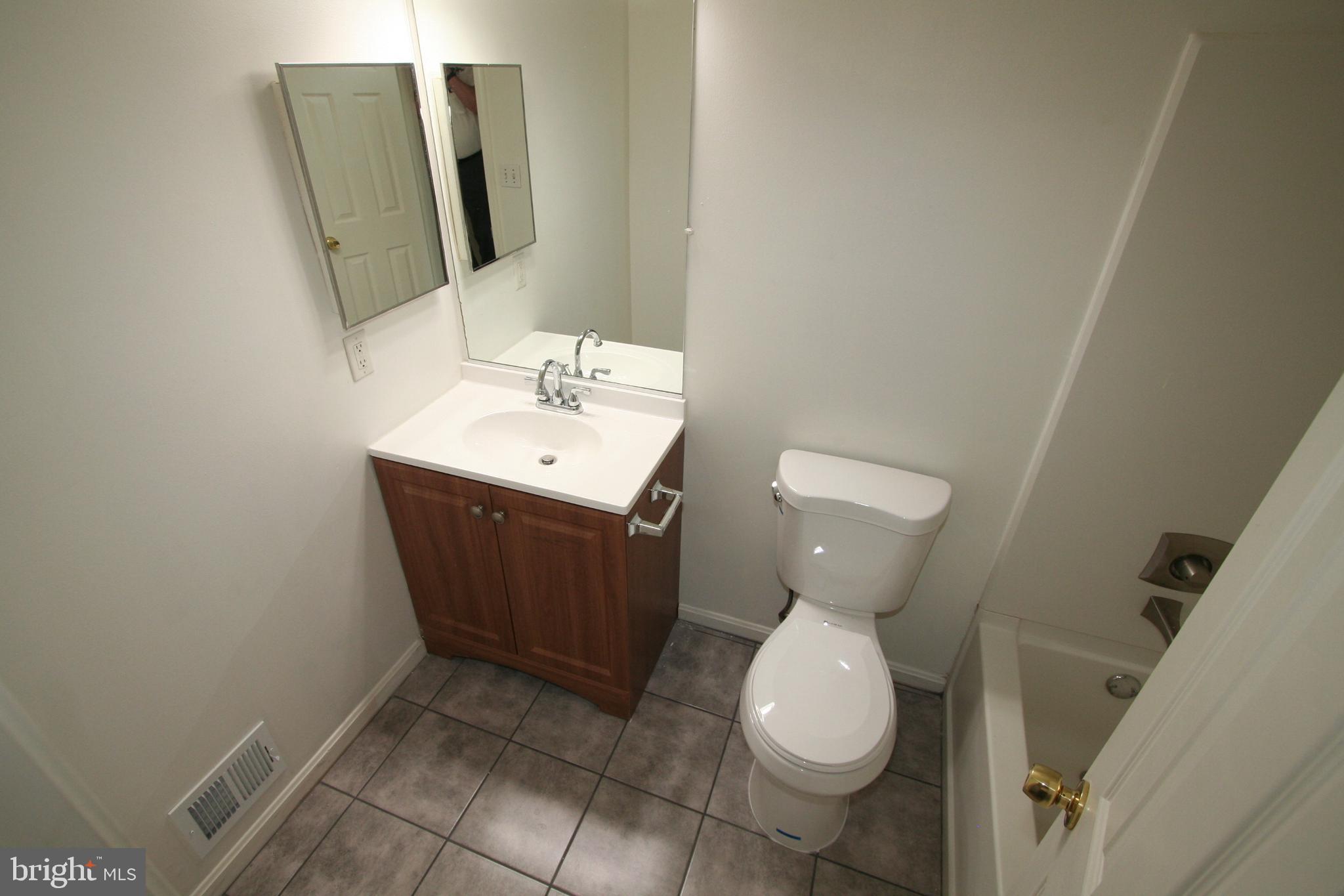 HAMLET WOODS - Residential Lease