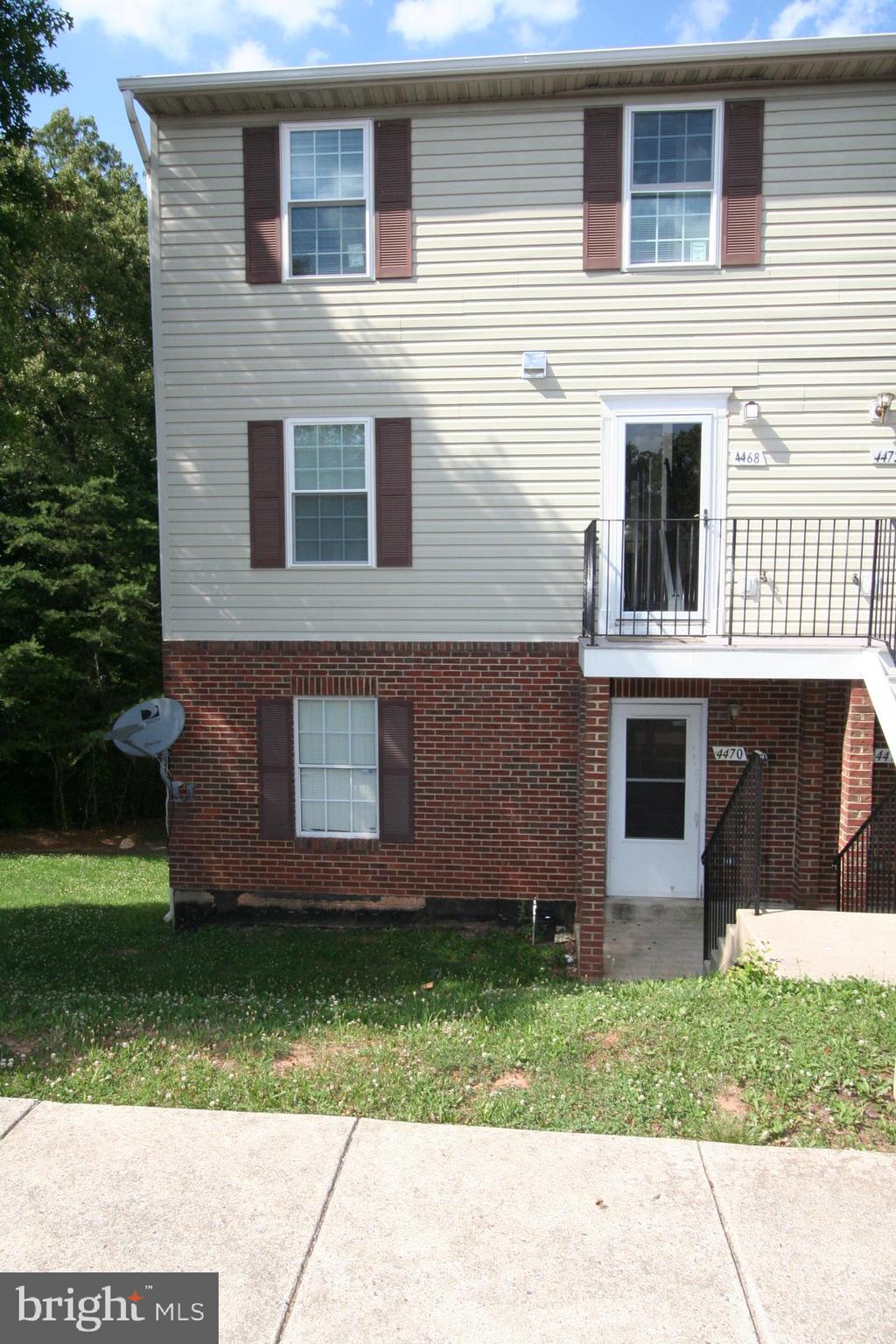 HAMLET WOODS - Residential Lease