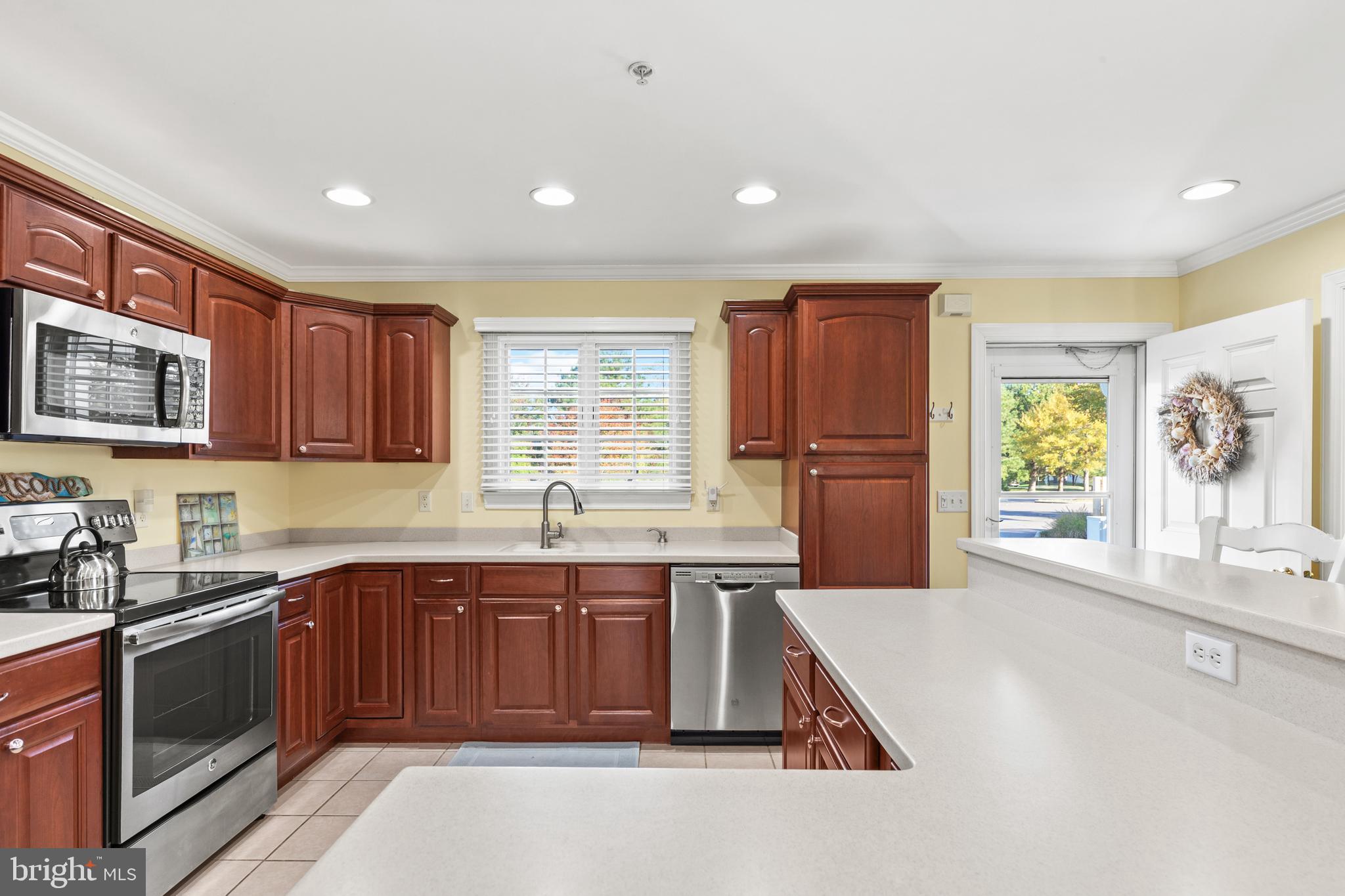 9733 VILLAGE LANE 9717A