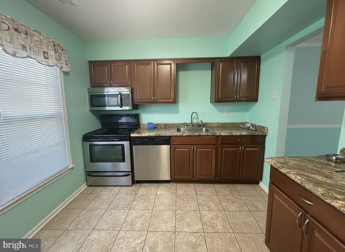 BRISTOE STATION - Residential Lease