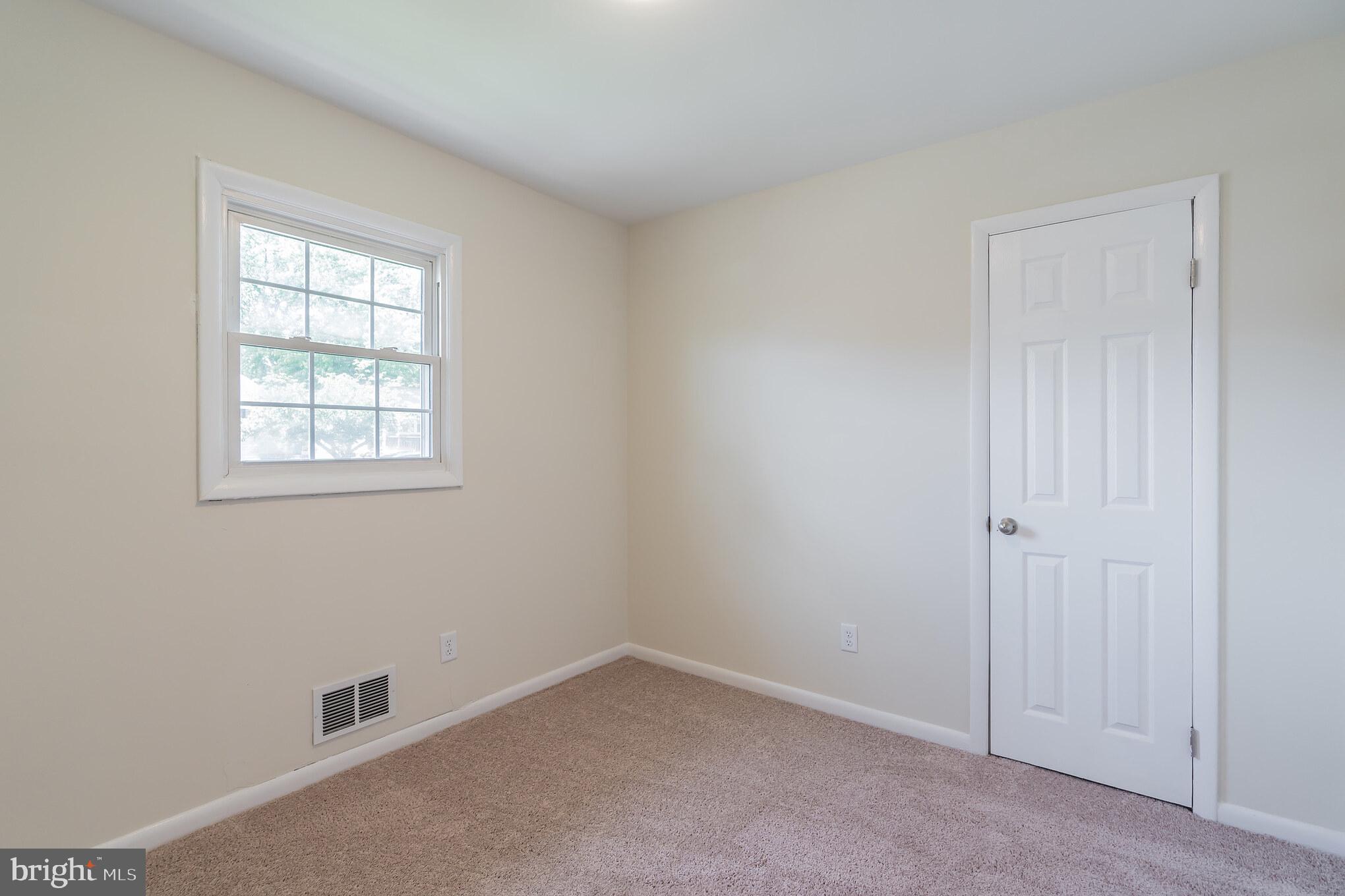 PLEASANTVILLE - Residential