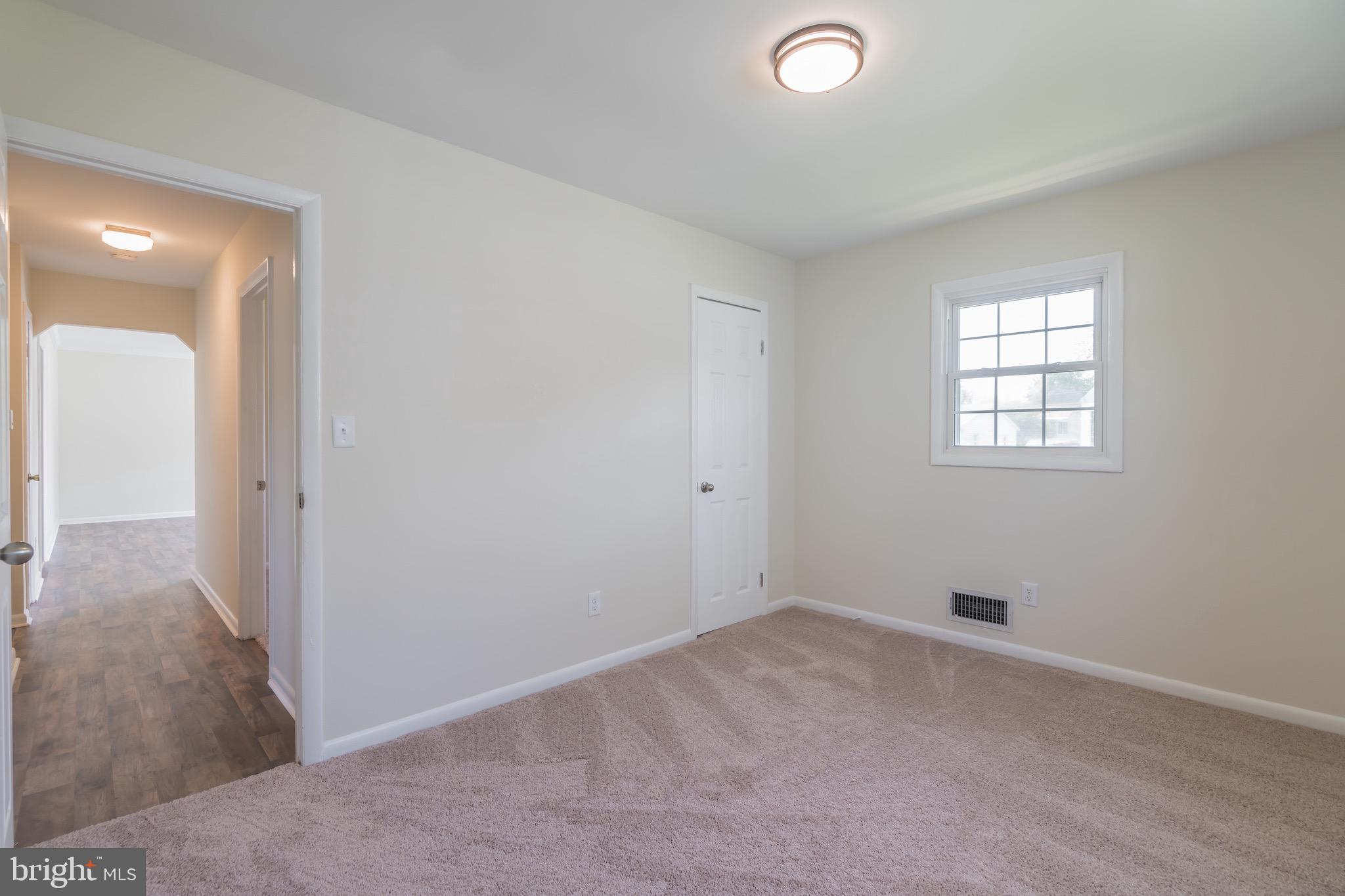 PLEASANTVILLE - Residential