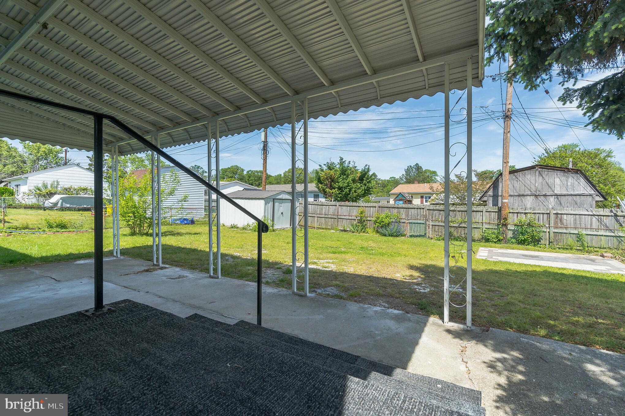 PLEASANTVILLE - Residential