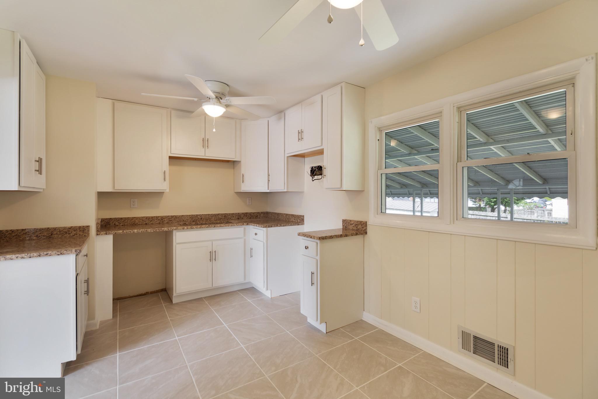 PLEASANTVILLE - Residential