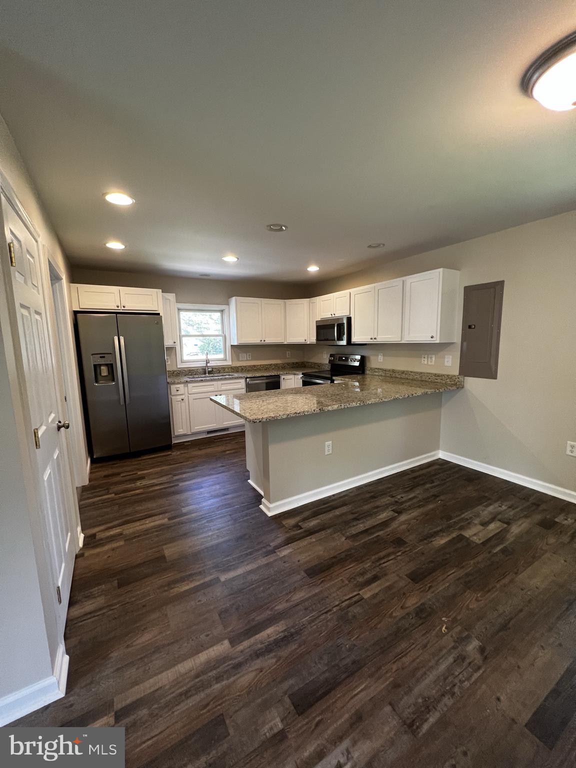 SOUTH CLIFTON - Residential Lease