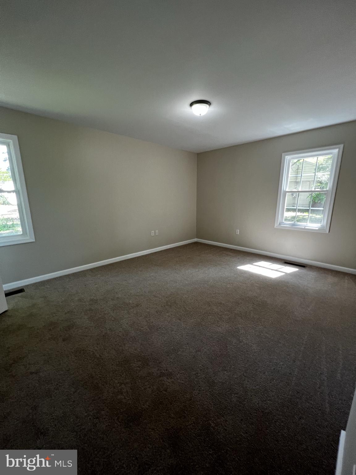 SOUTH CLIFTON - Residential Lease