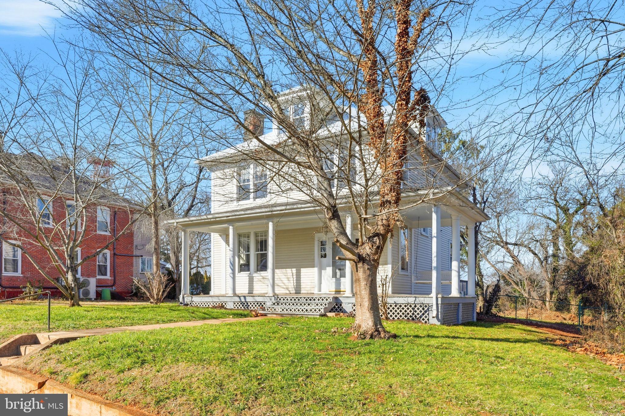 802 E PIEDMONT STREET