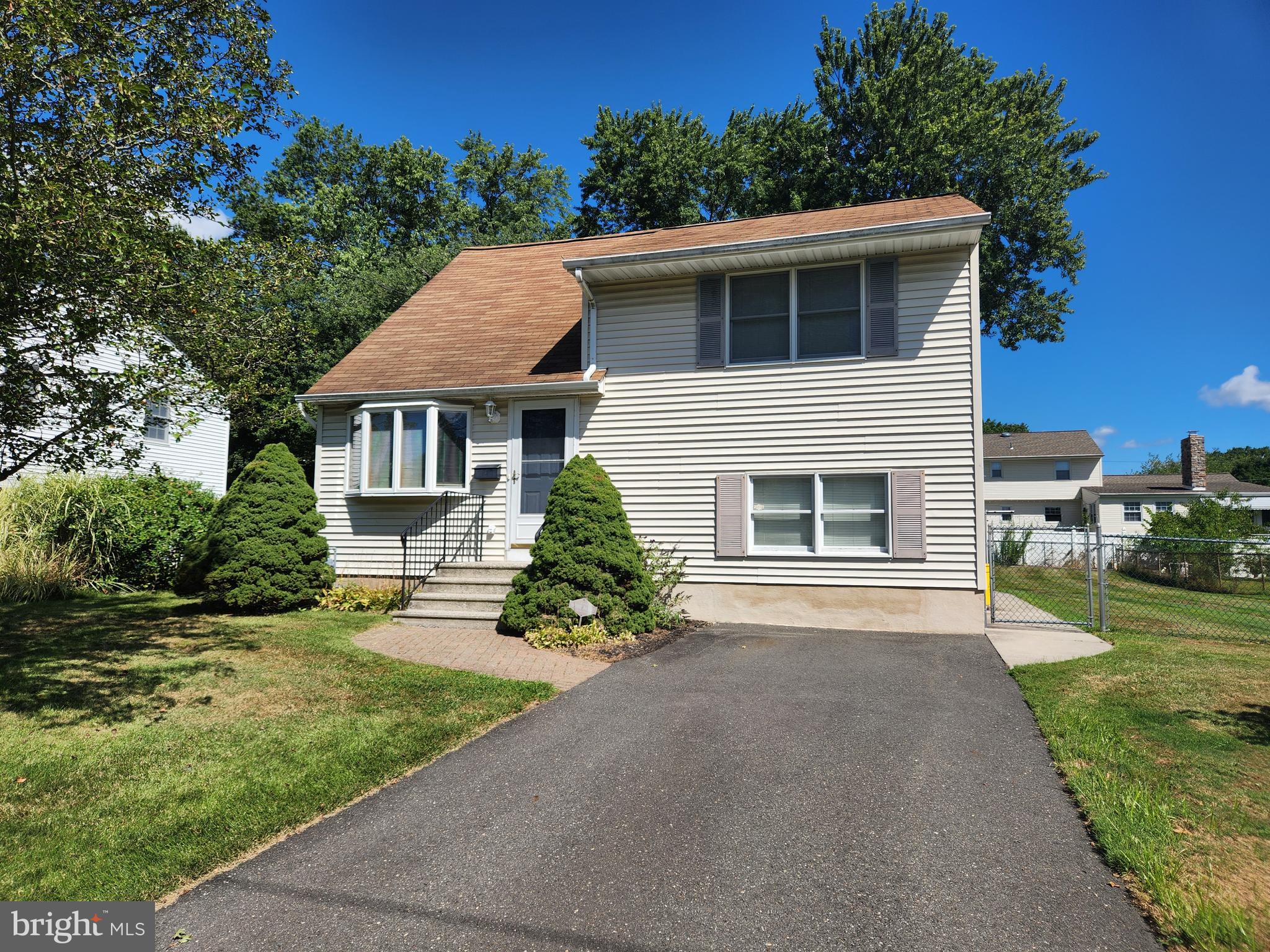 60 SMITHFIELD AVENUE