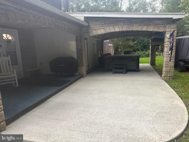 720 W LOCUST STREET
