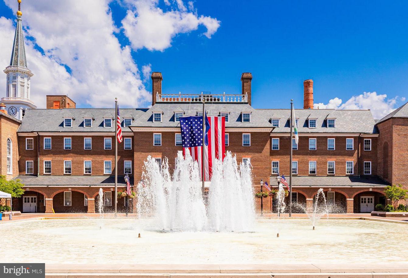 OLD TOWN COURT - Residential