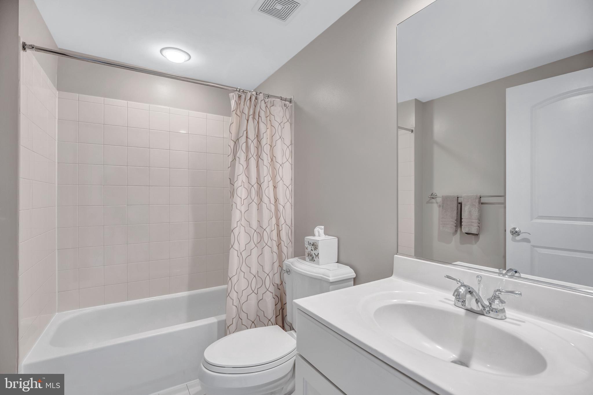 OLD TOWN COURT - Residential