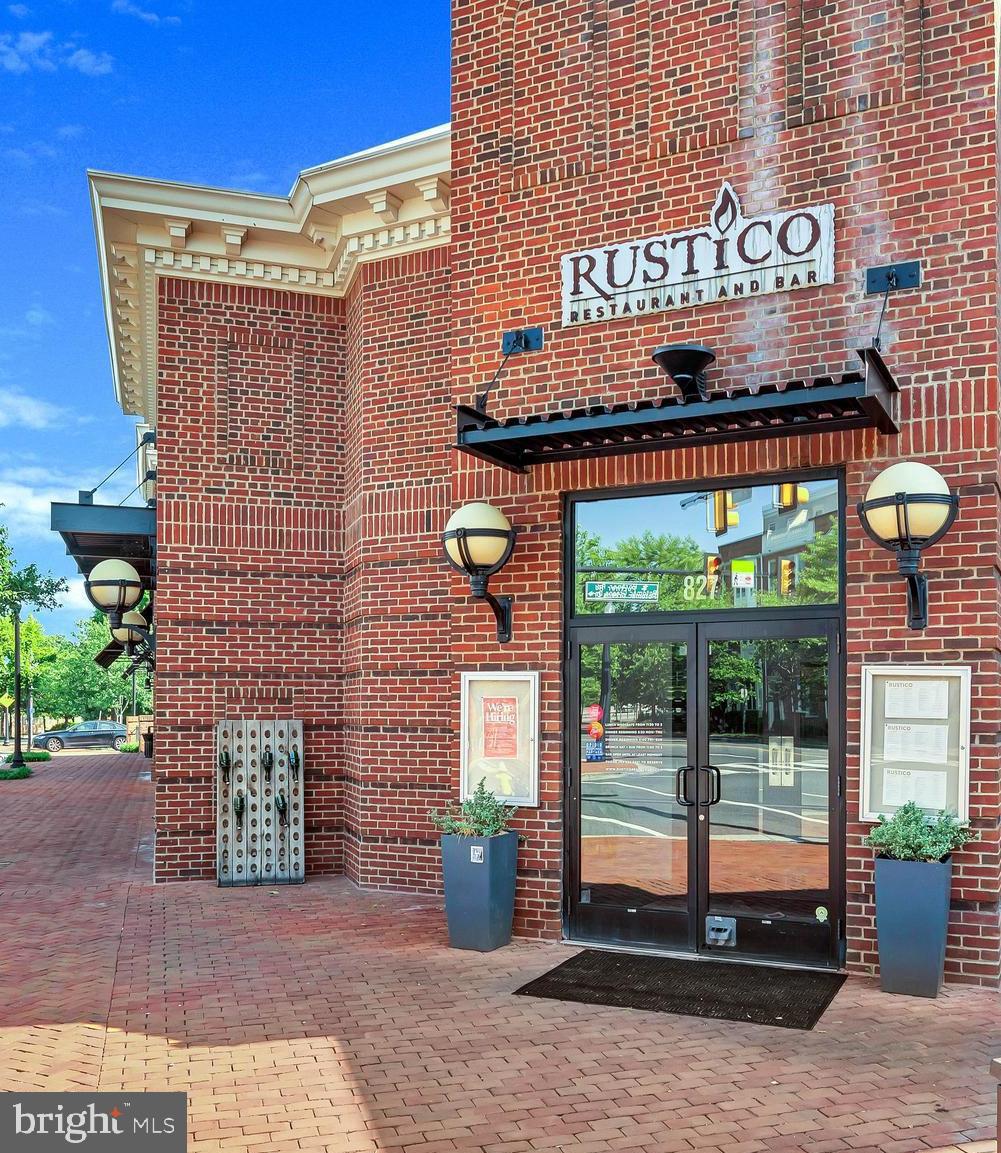 OLD TOWN COURT - Residential