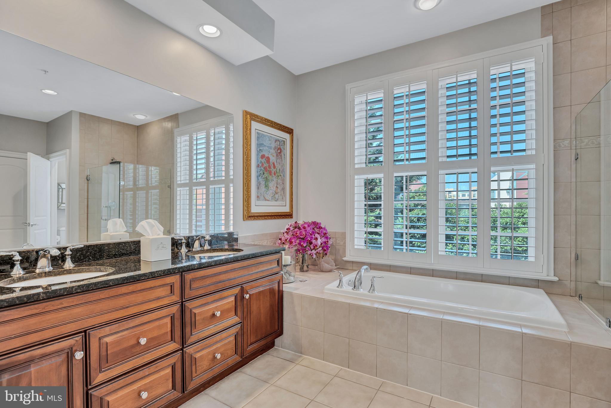 OLD TOWN COURT - Residential