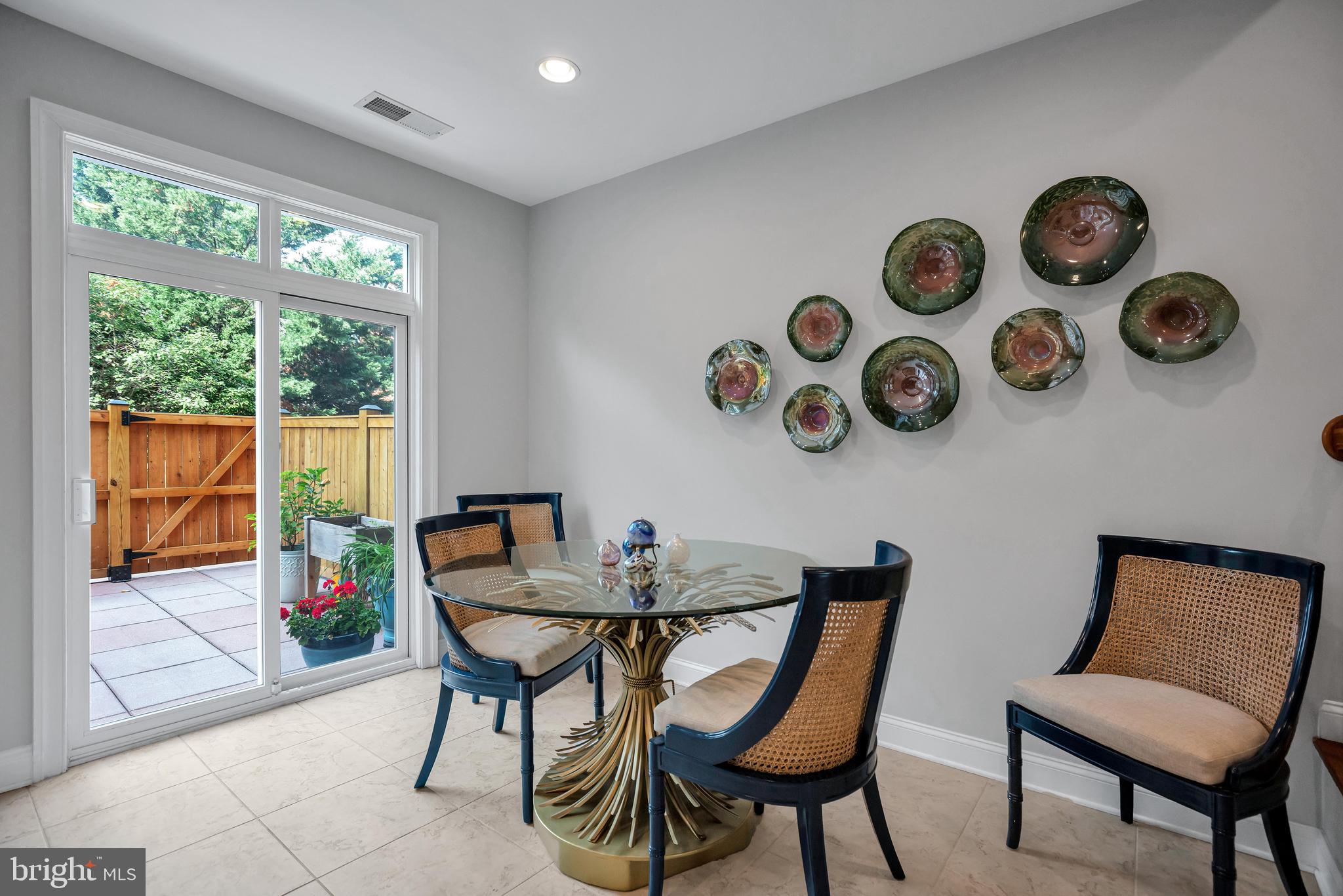 OLD TOWN COURT - Residential