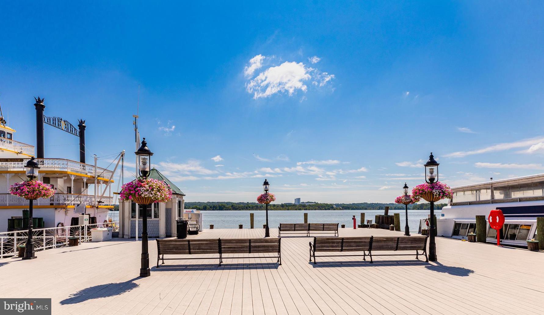 OLD TOWN COURT - Residential