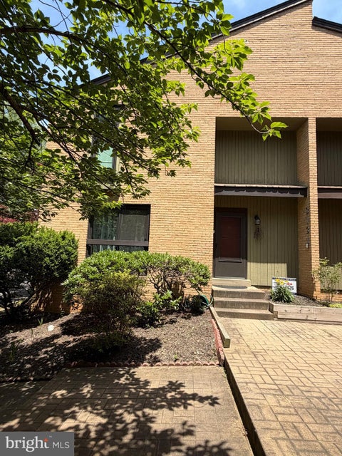 Townhouse For Sale - 3131 Guysborough Drive<br/> FAIRFAX, VA 22031