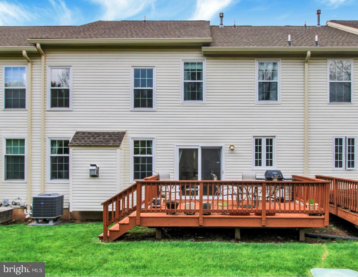HAMPTON GREEN - Residential