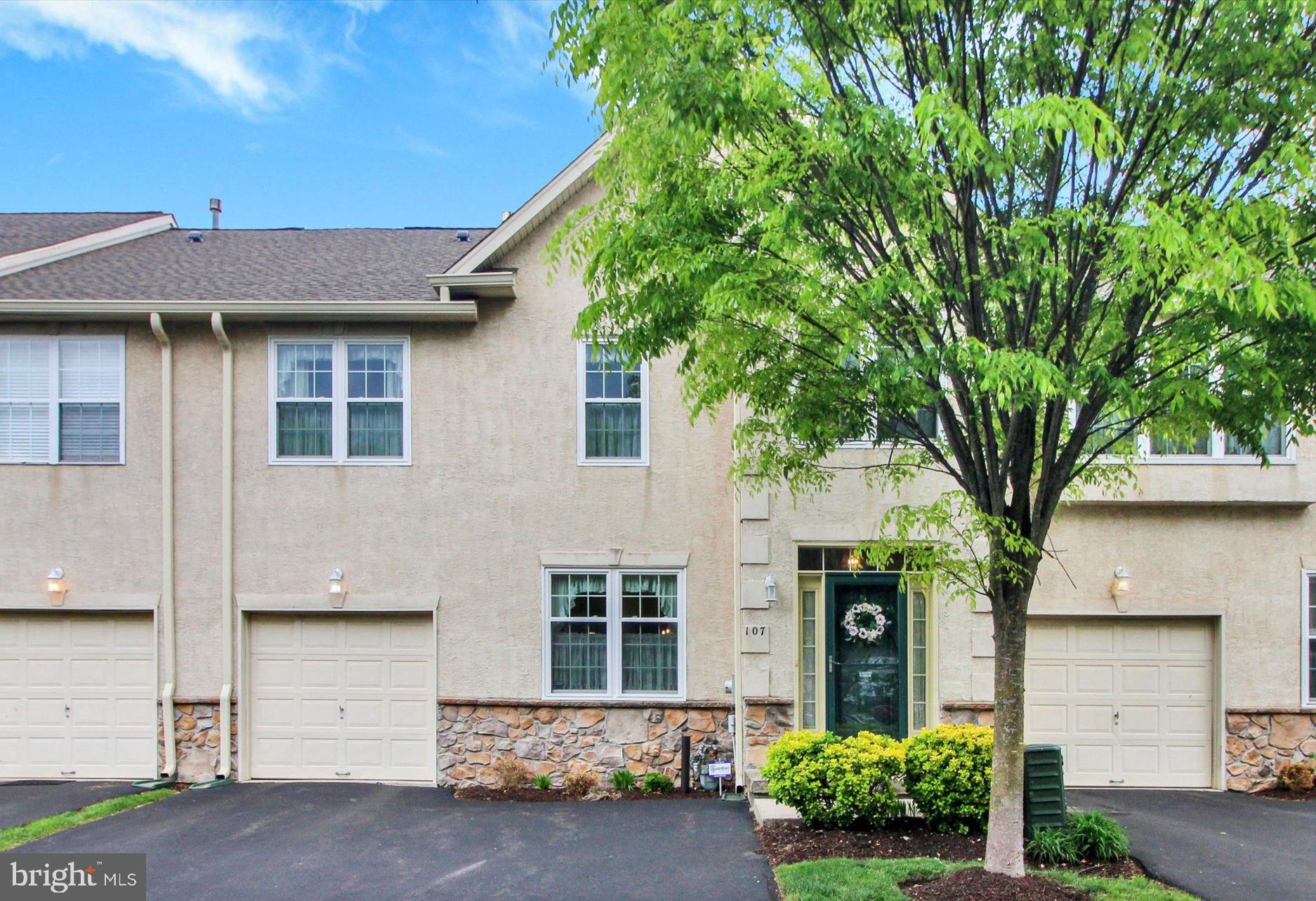 HAMPTON GREEN - Residential