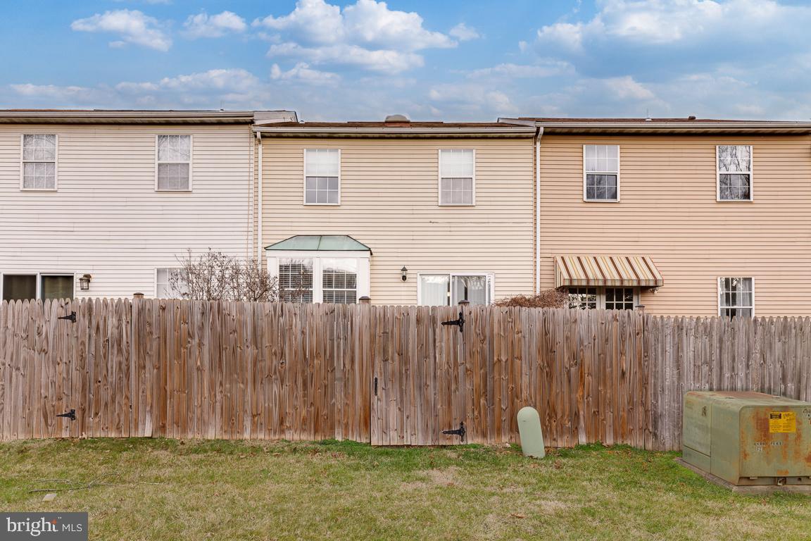 DEVONSHIRE TOWNHOMES - Residential