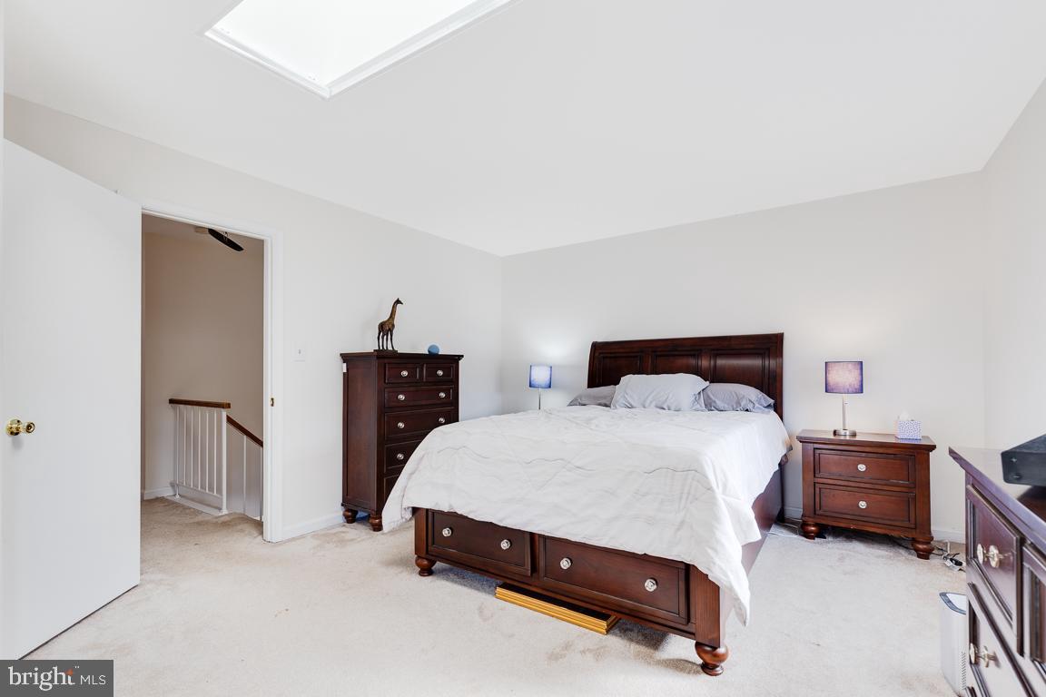 DEVONSHIRE TOWNHOMES - Residential