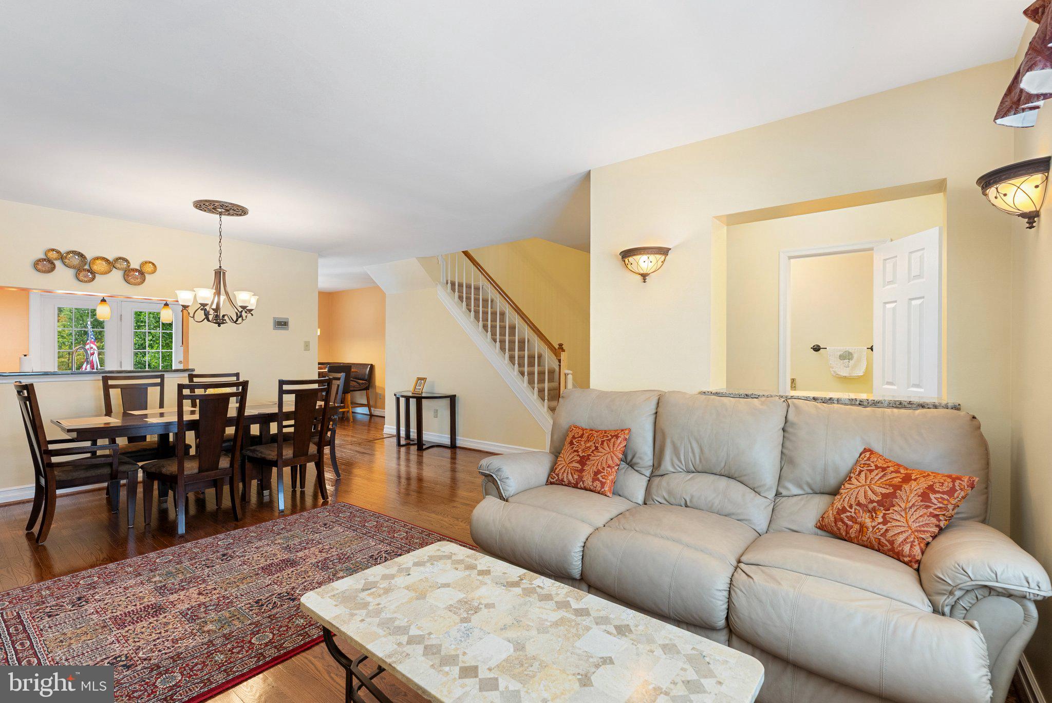 8 KATHSWAY COURT