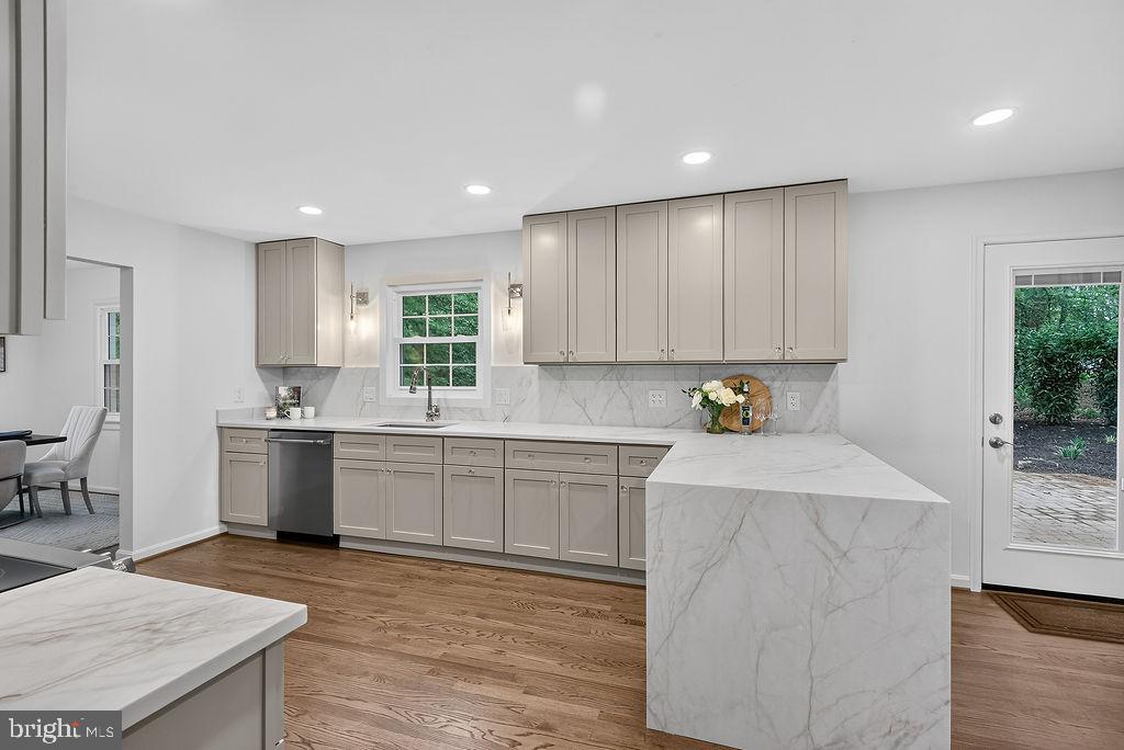 2511 CHARLESTOWN LANE