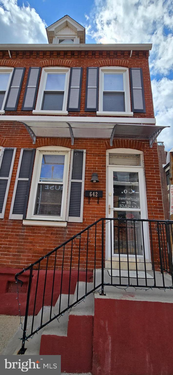 642 LAFAYETTE STREET
