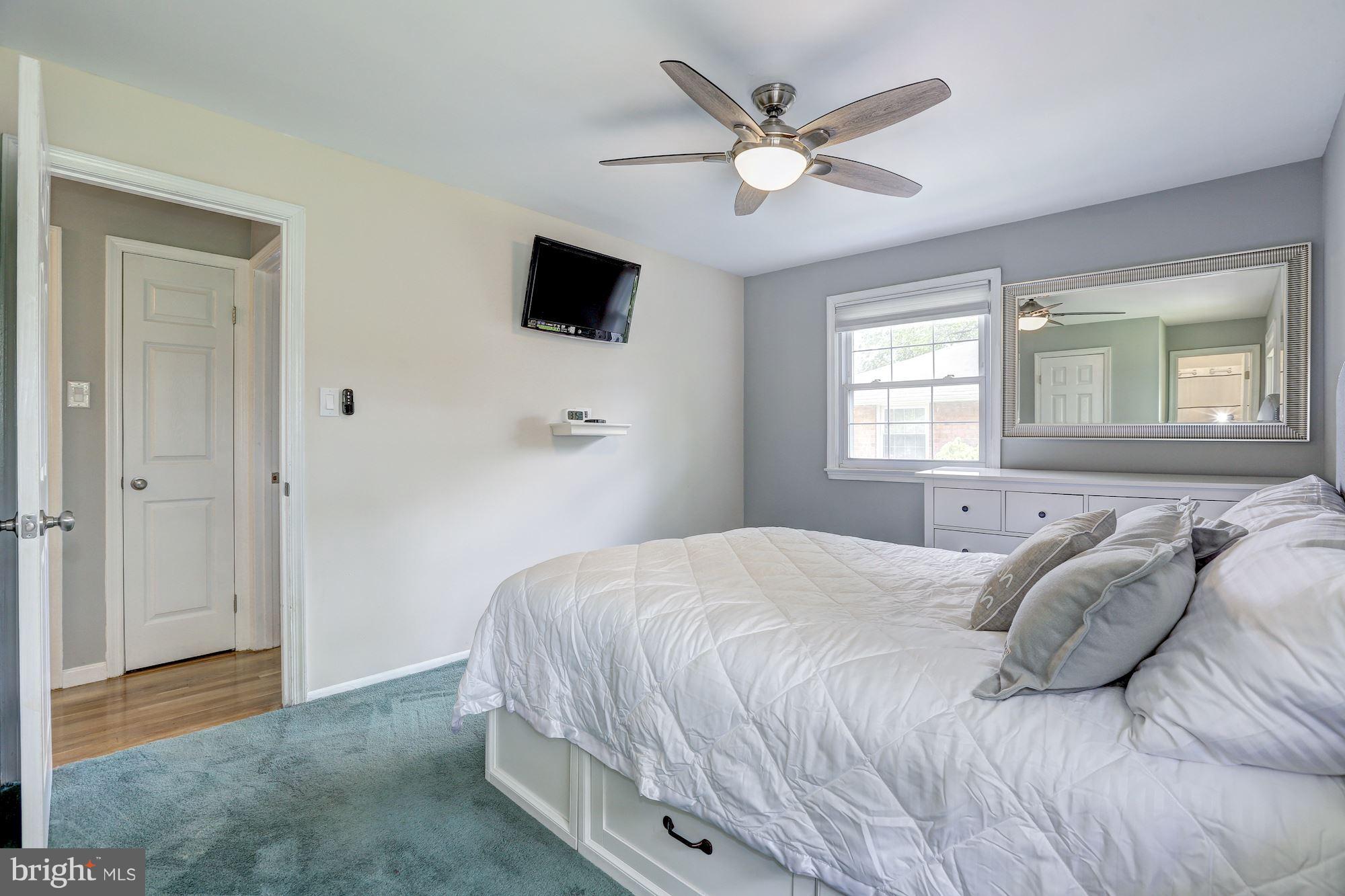 CALVERTON - Residential