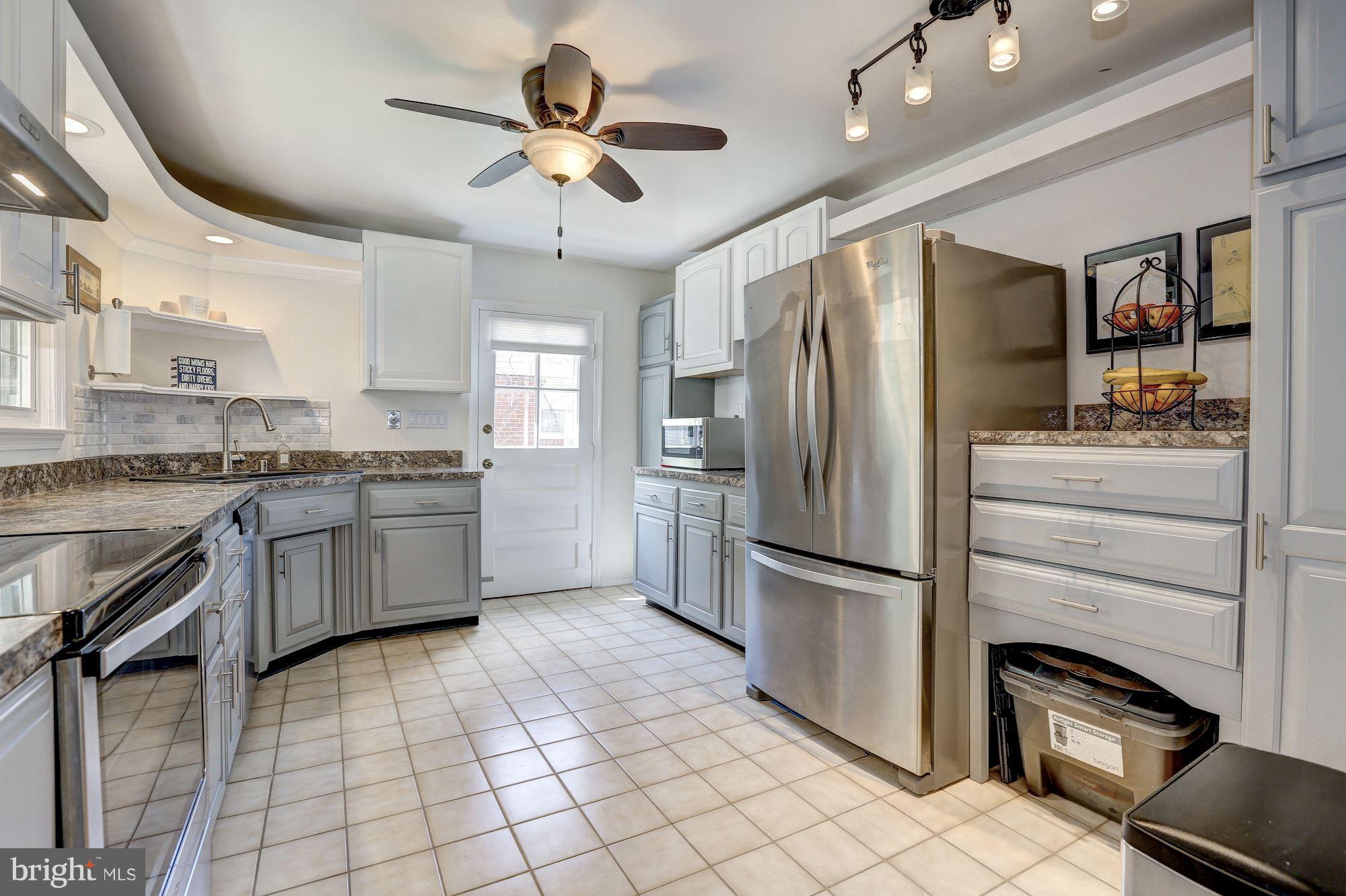 CALVERTON - Residential