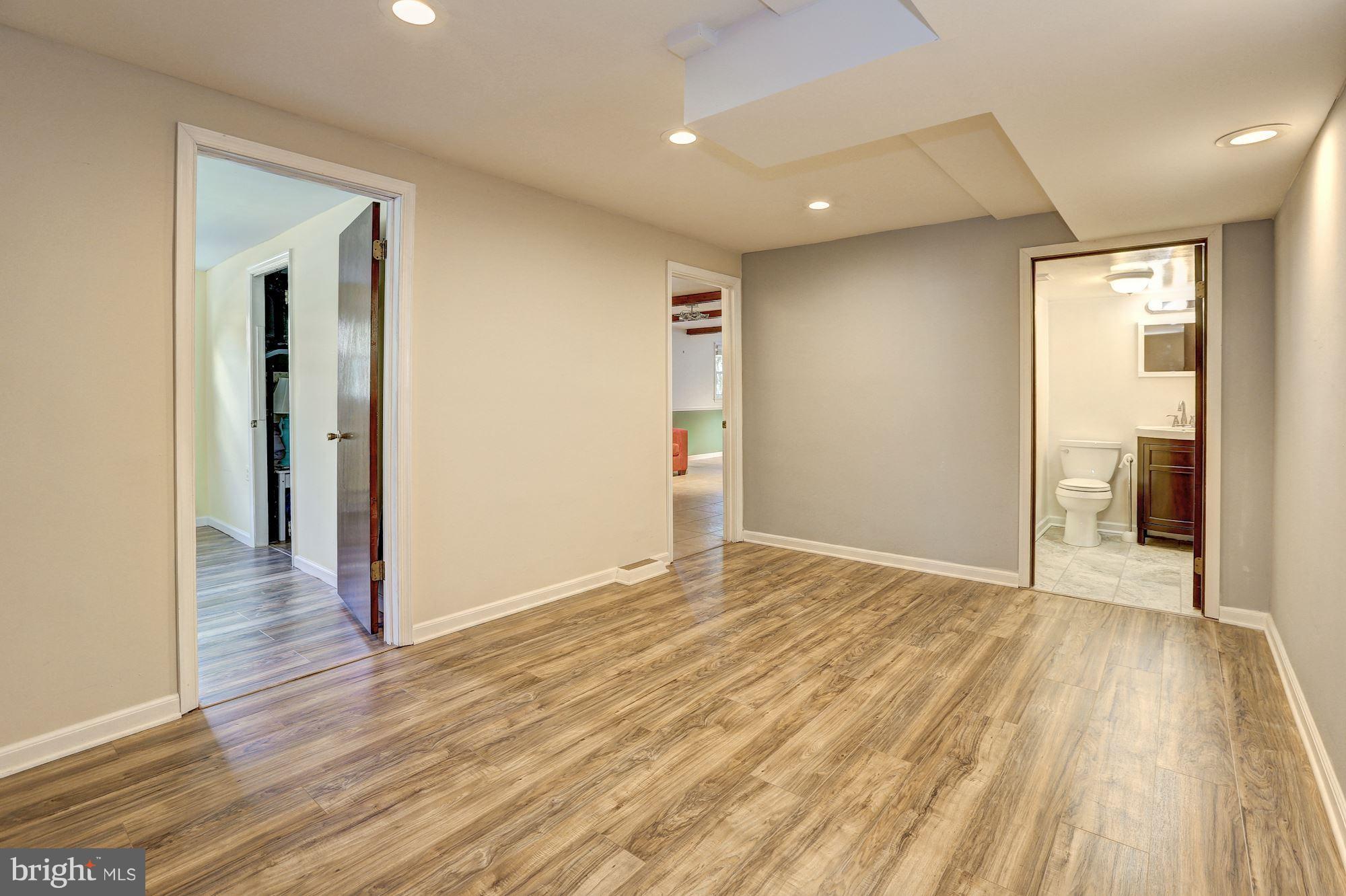 CALVERTON - Residential