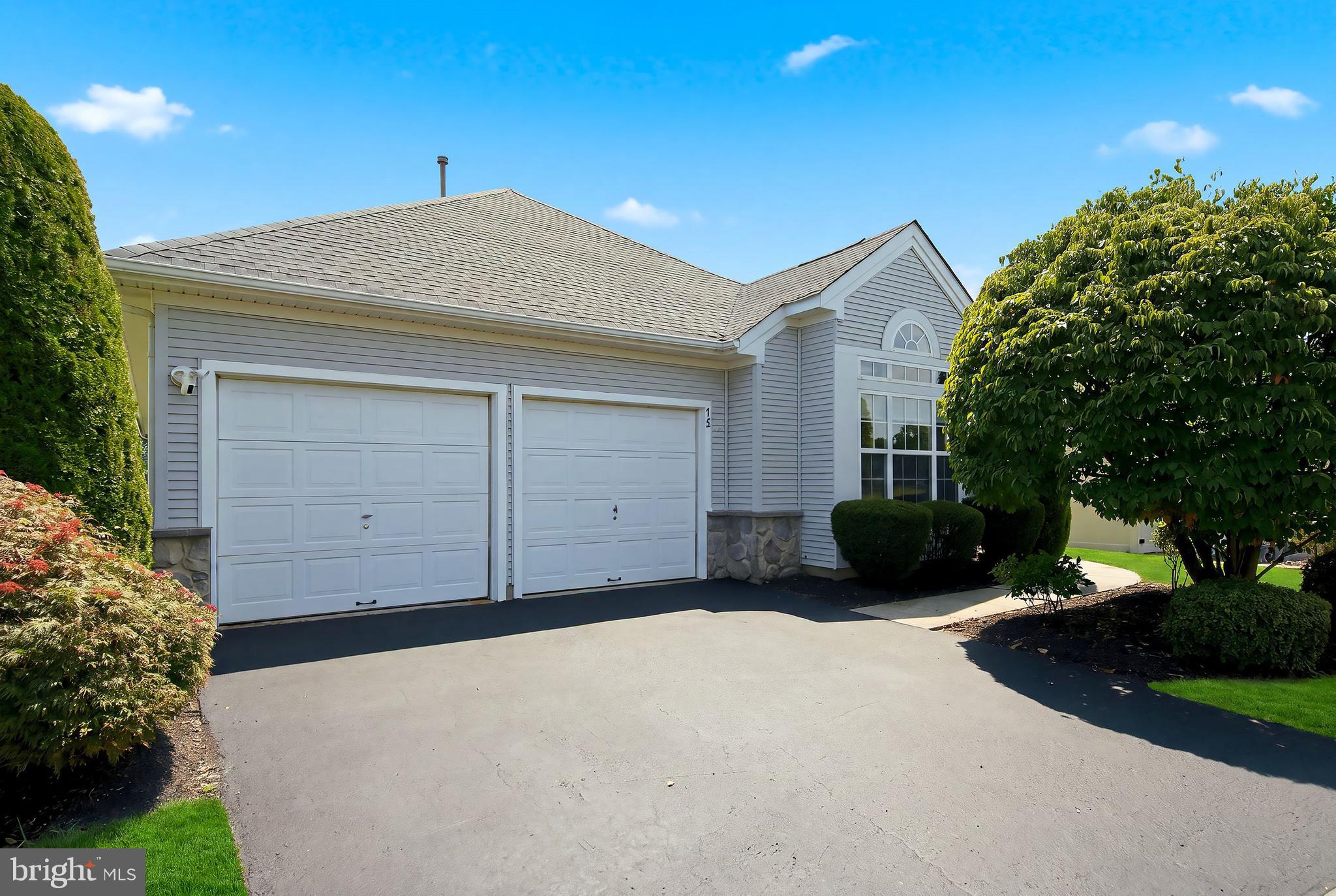 12 DUNROVIN COURT