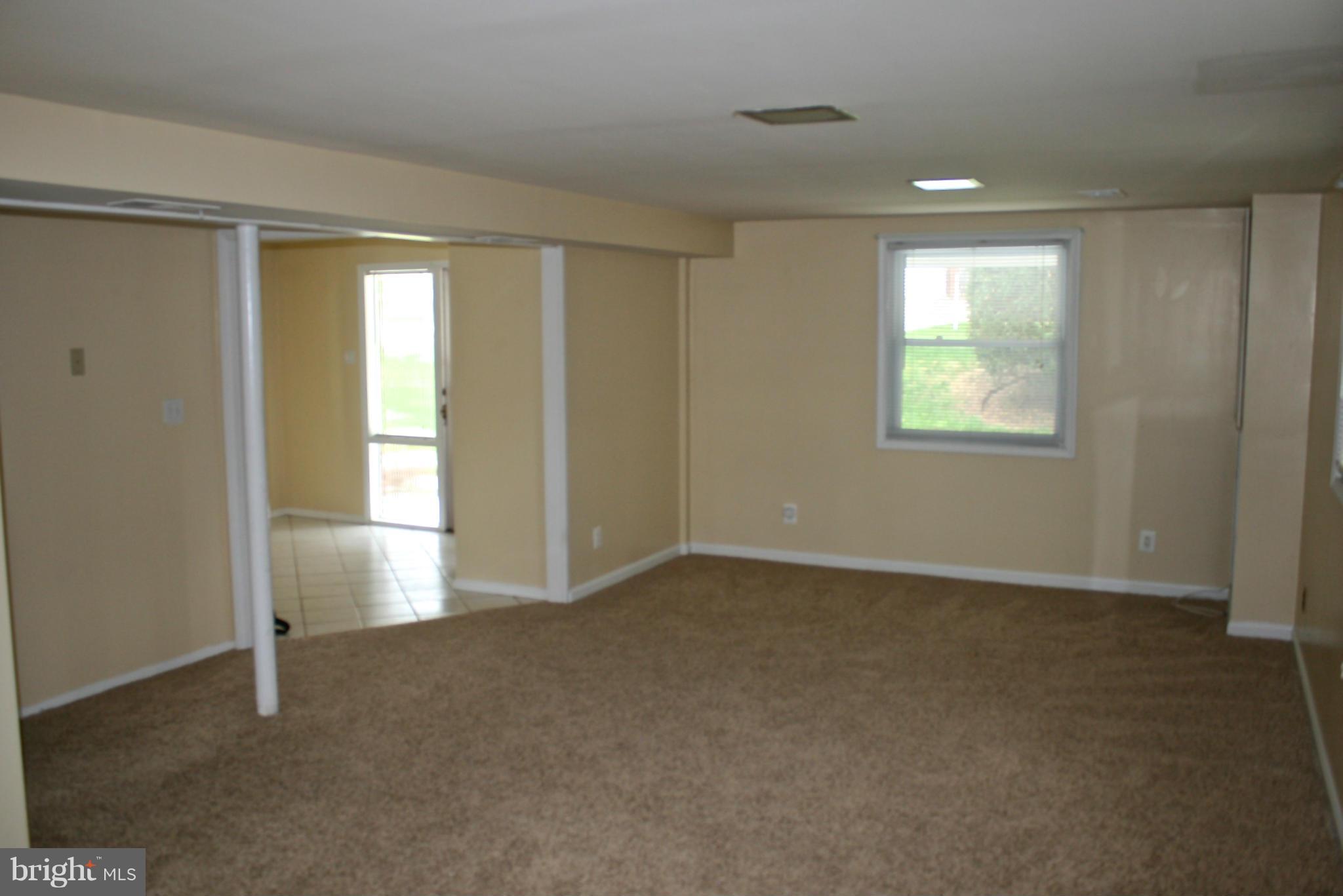 WEST SPRINGFIELD - Residential Lease