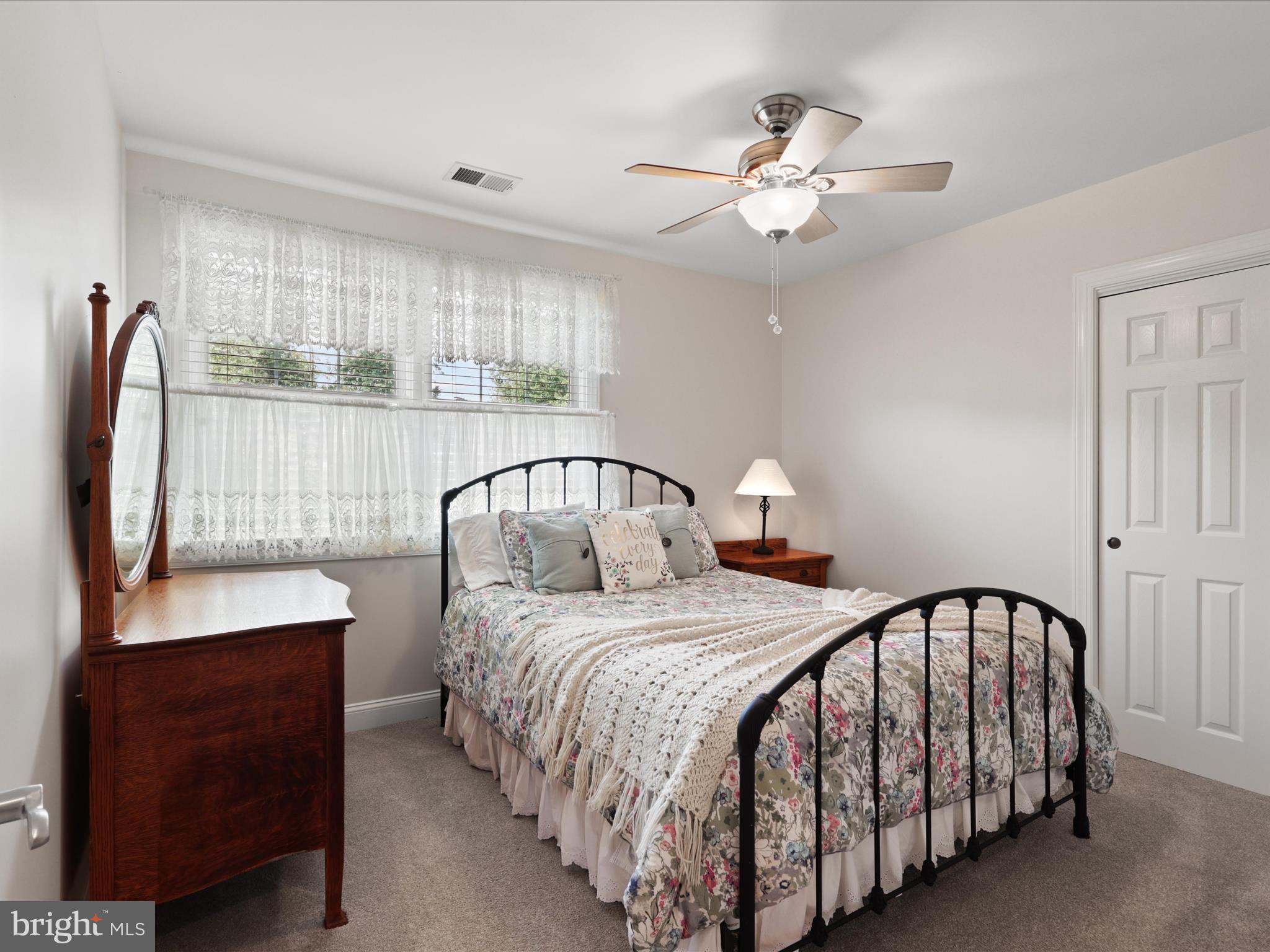 VICTORY LAKES - Residential